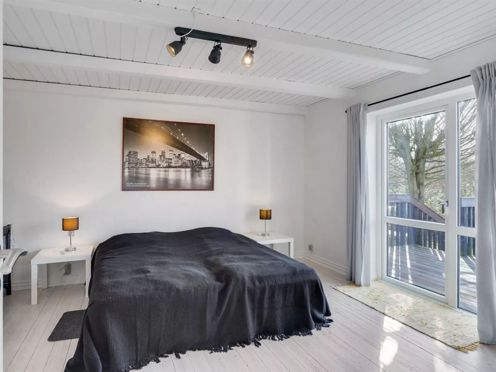 "Auguste" - 1.5km to the fjord-Inside