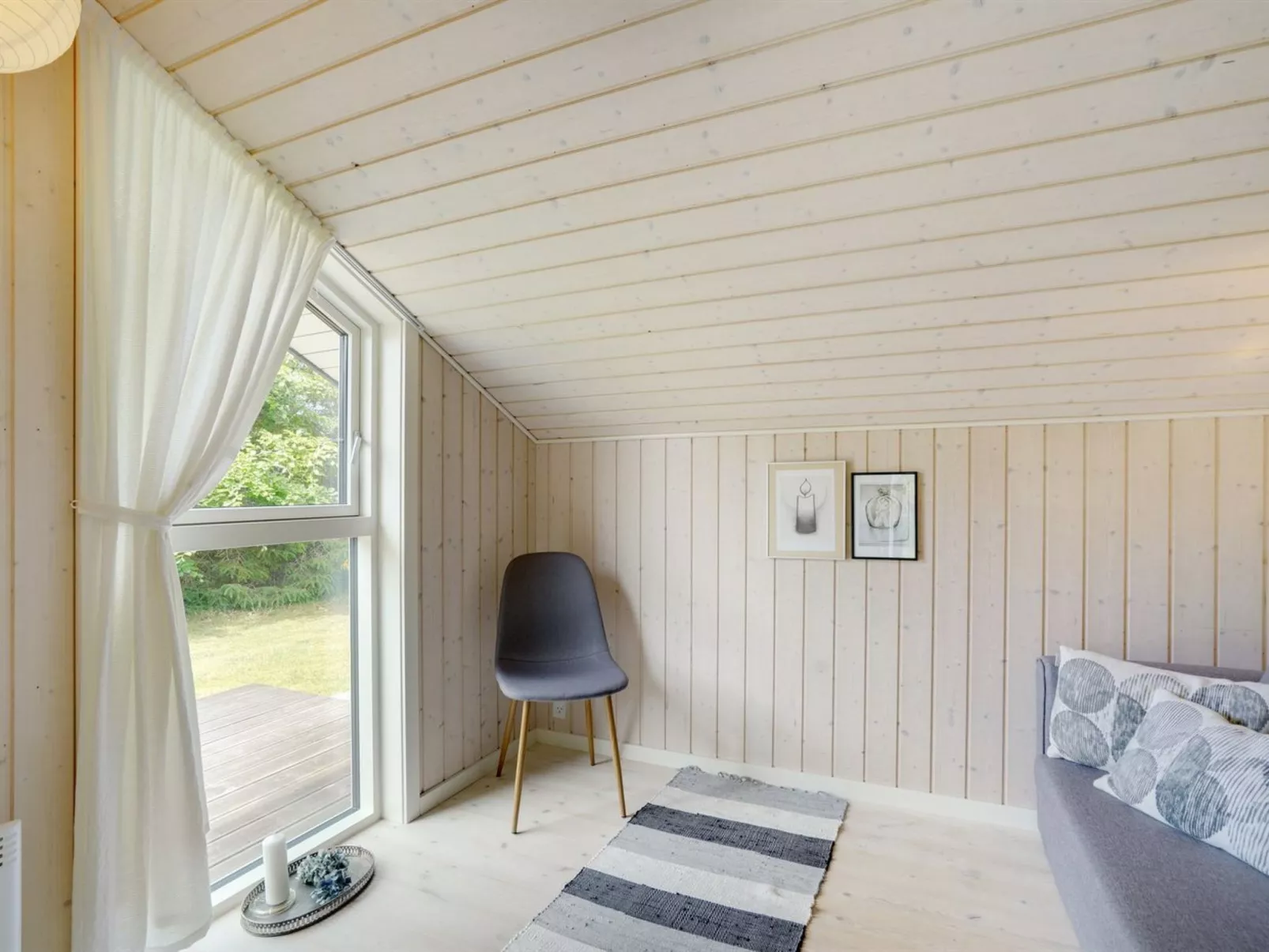 "Elevine" - 300m to the fjord-Dedans