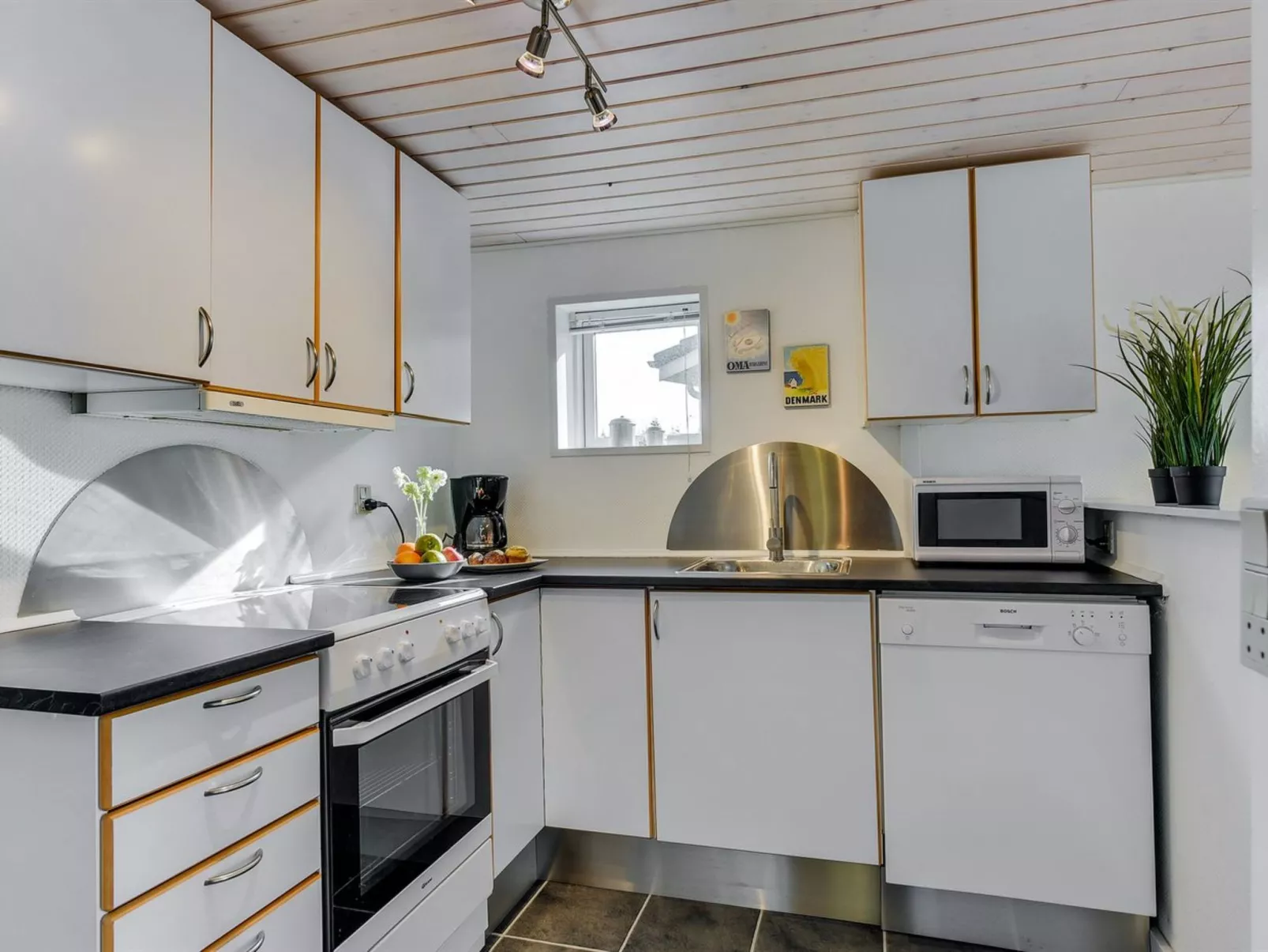 "Gjurgja" - 100m from the sea-Inside