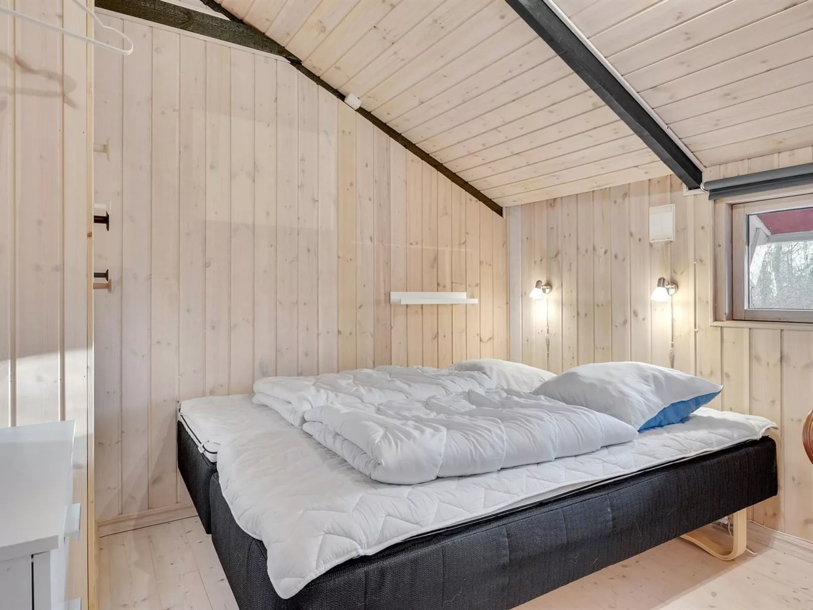 "Feliza" -  from the sea-Drinnen