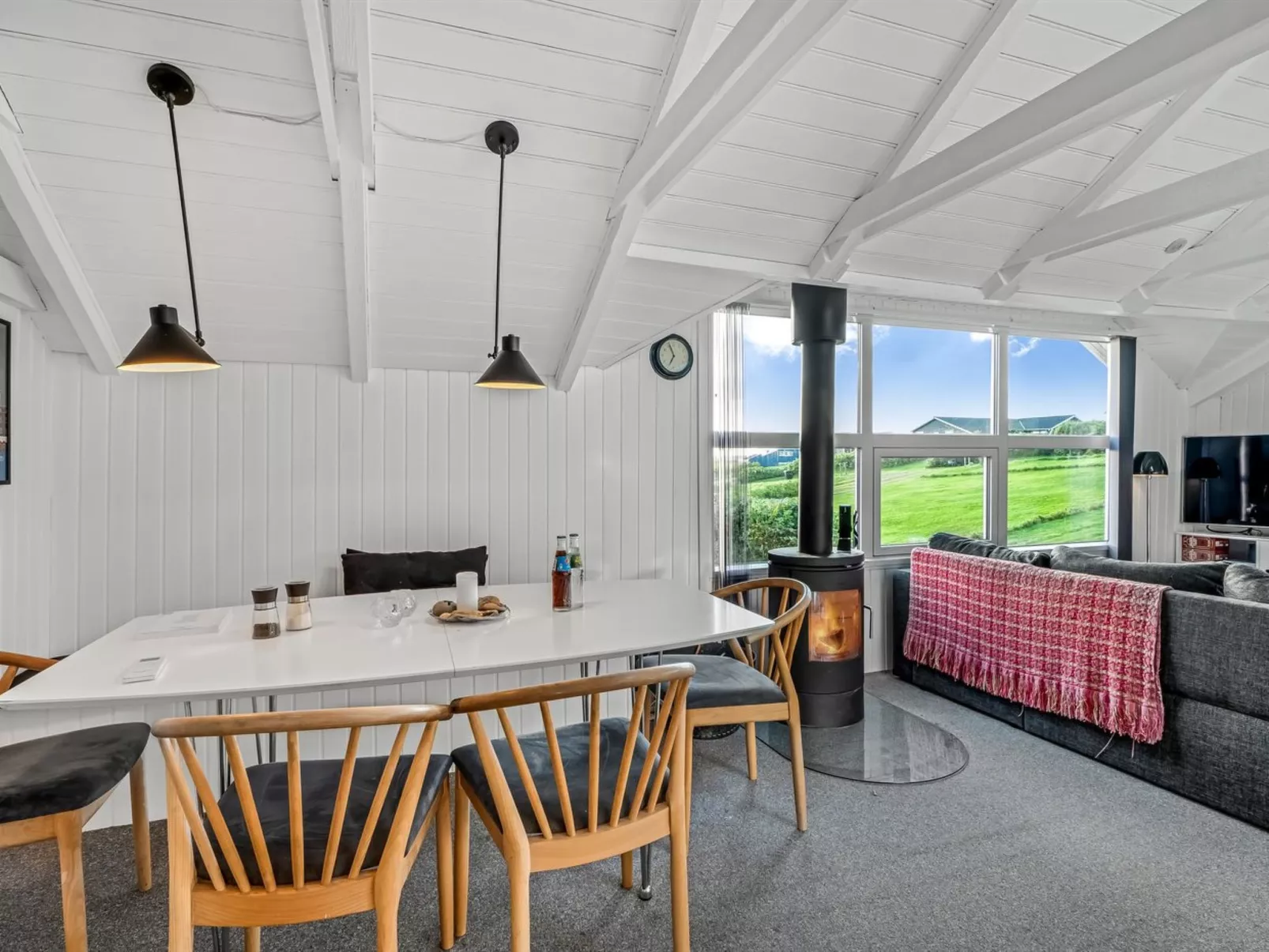 "Aksinja" - 250m to the fjord-Inside