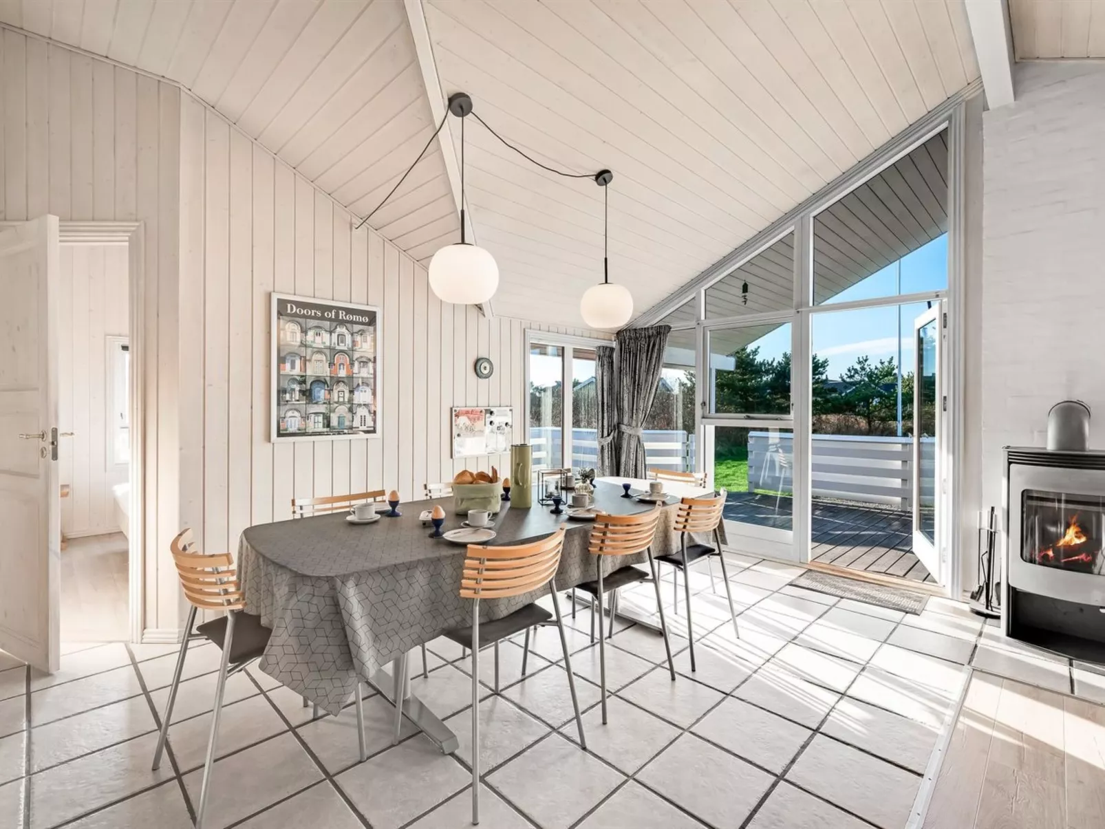 "Hermandine" - 700m from the sea-Inside