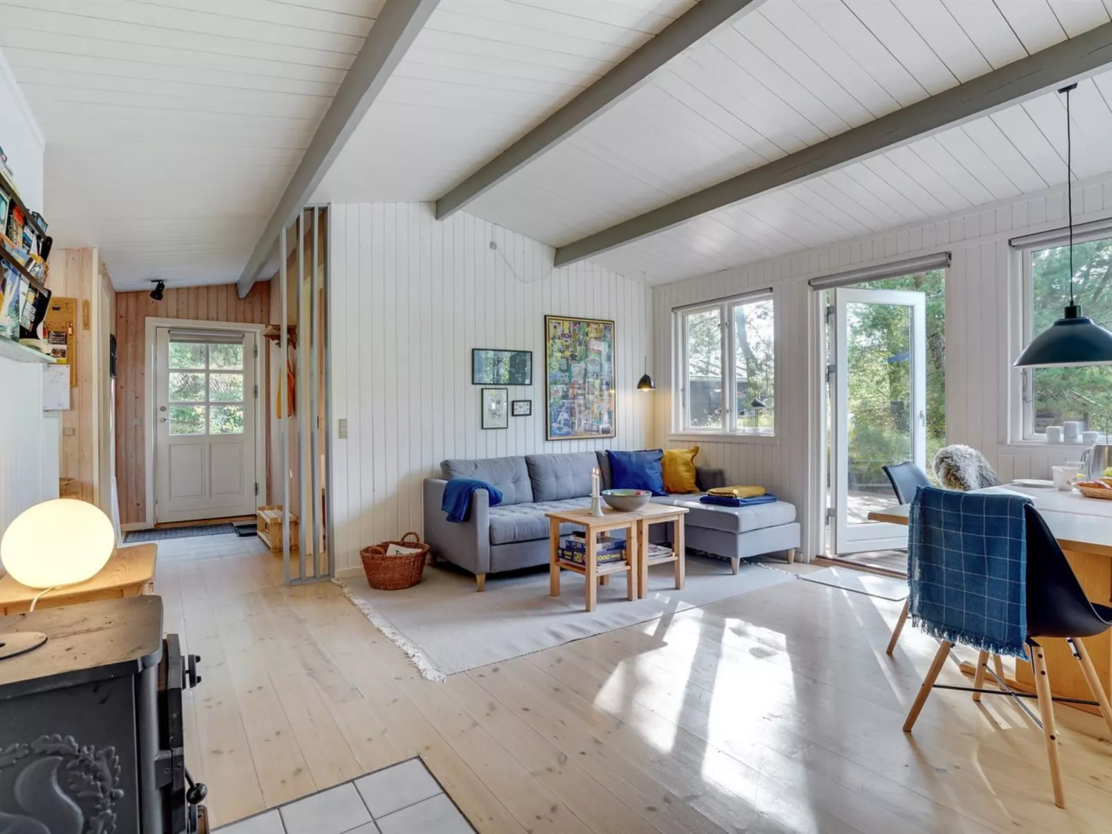 "Pilvi" -  from the sea-Drinnen