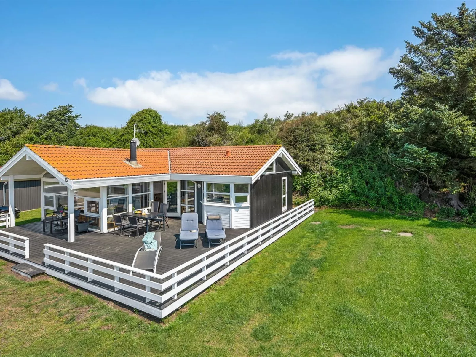 "Arnwith" - 20m from the sea-Outside