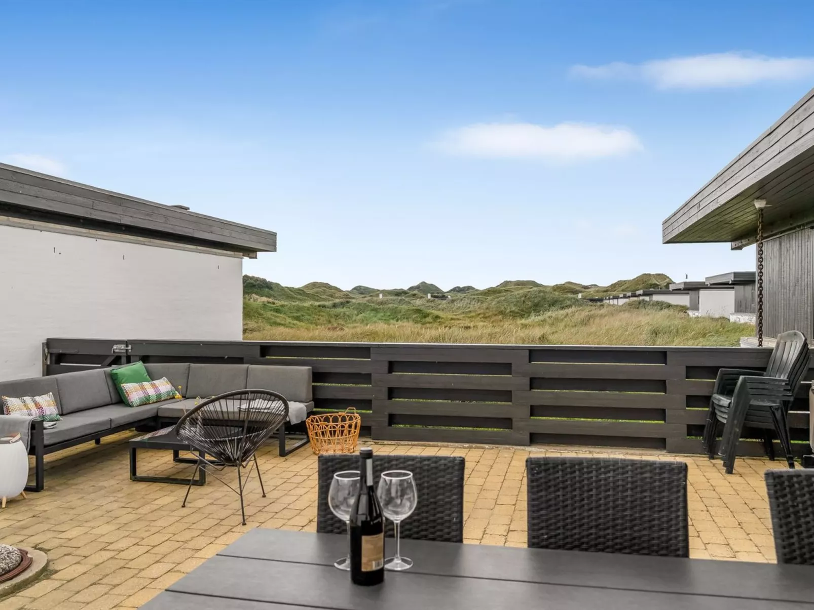 "Tarvo" - 400m from the sea-Draußen