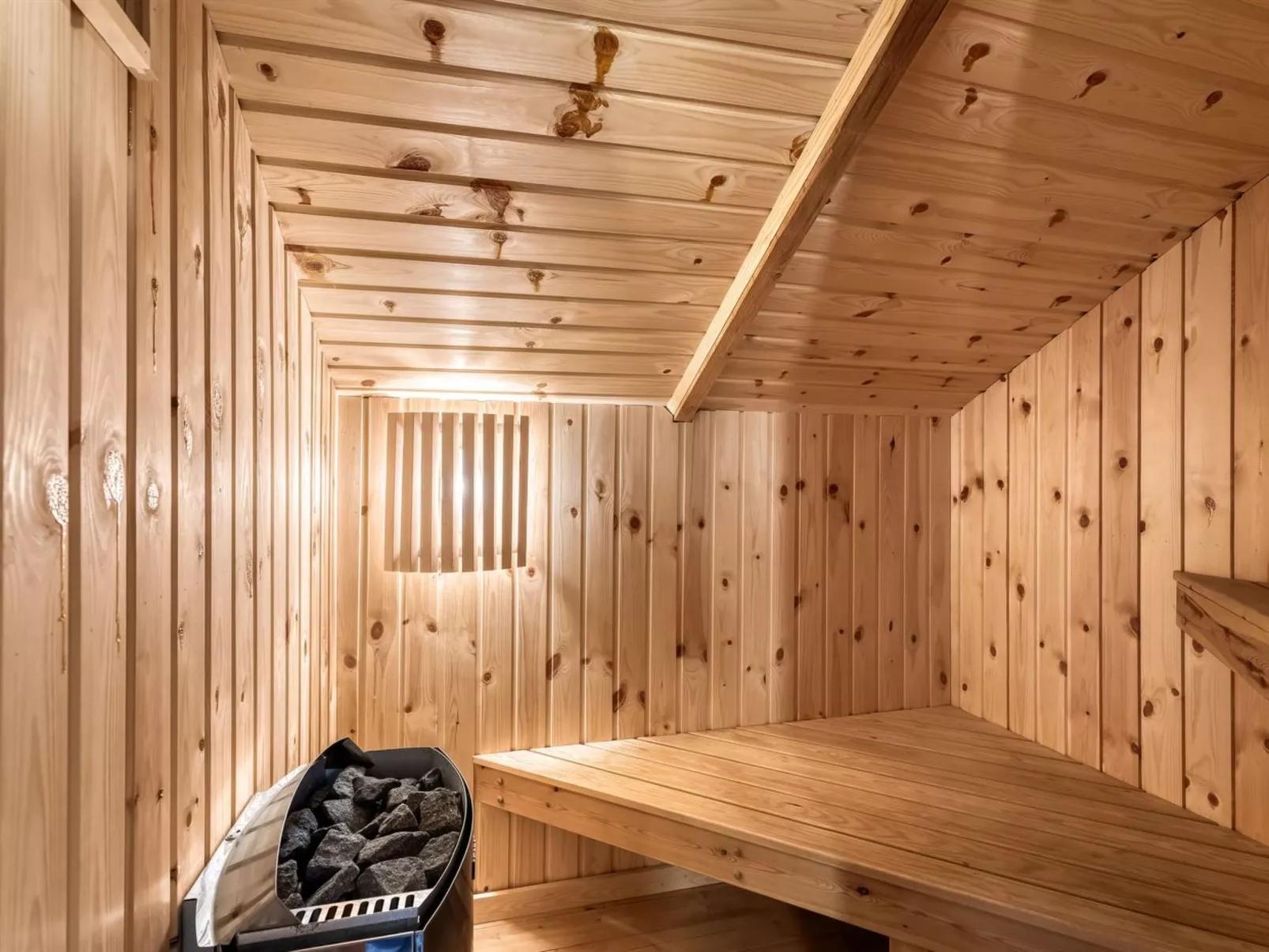 "Hithin" - 800m from the sea-Inside