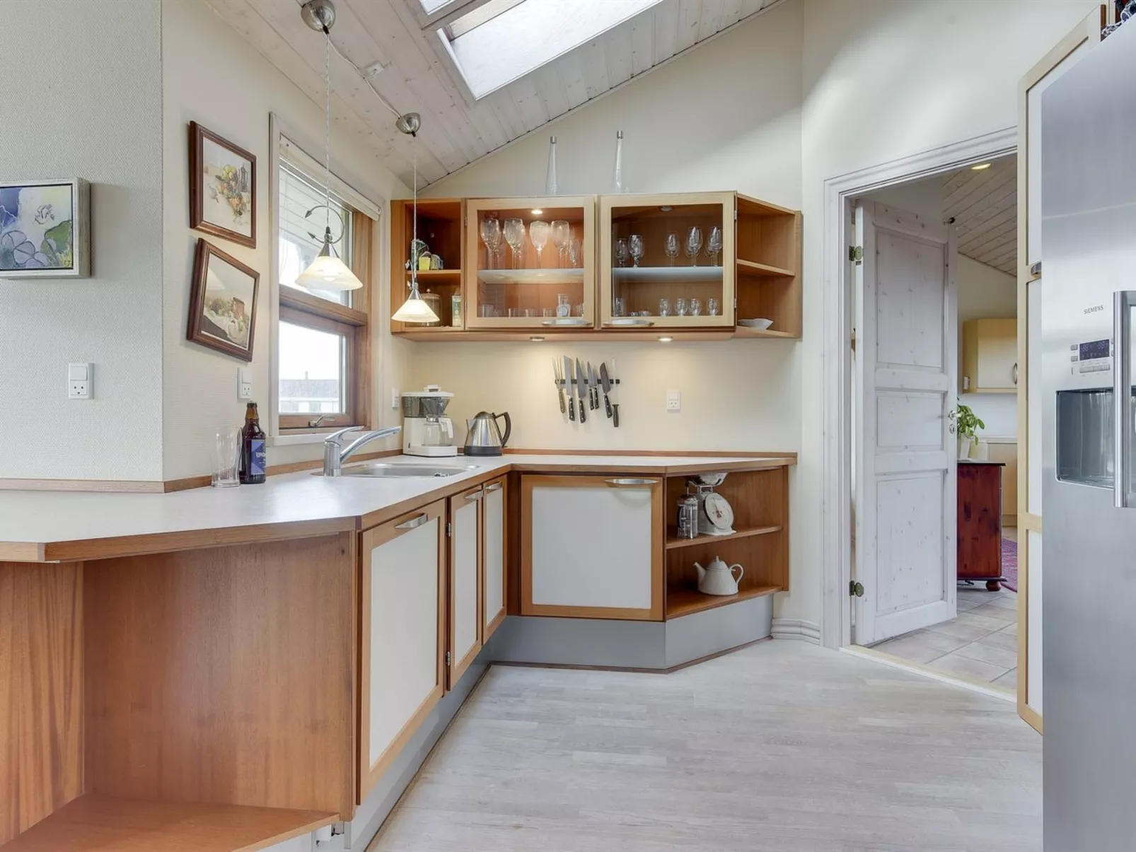 "Fam" - 300m from the sea-Inside