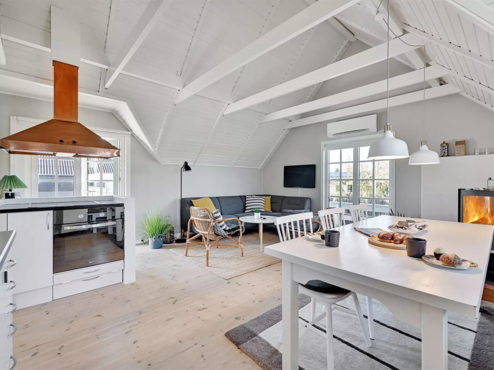 "Ulv" - 25m from the sea-Dedans