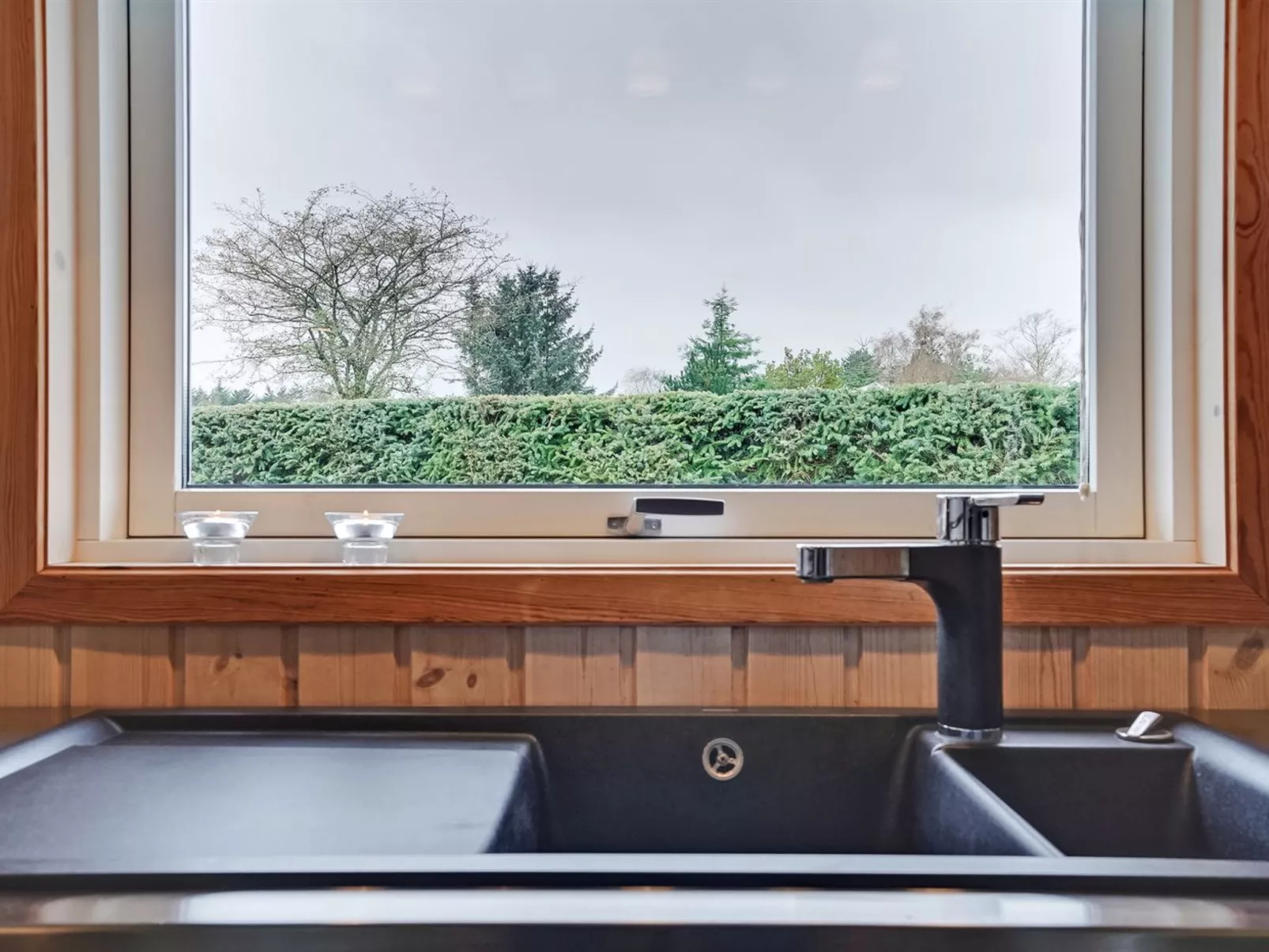 "Tayler" - 1.8km from the sea-Dedans