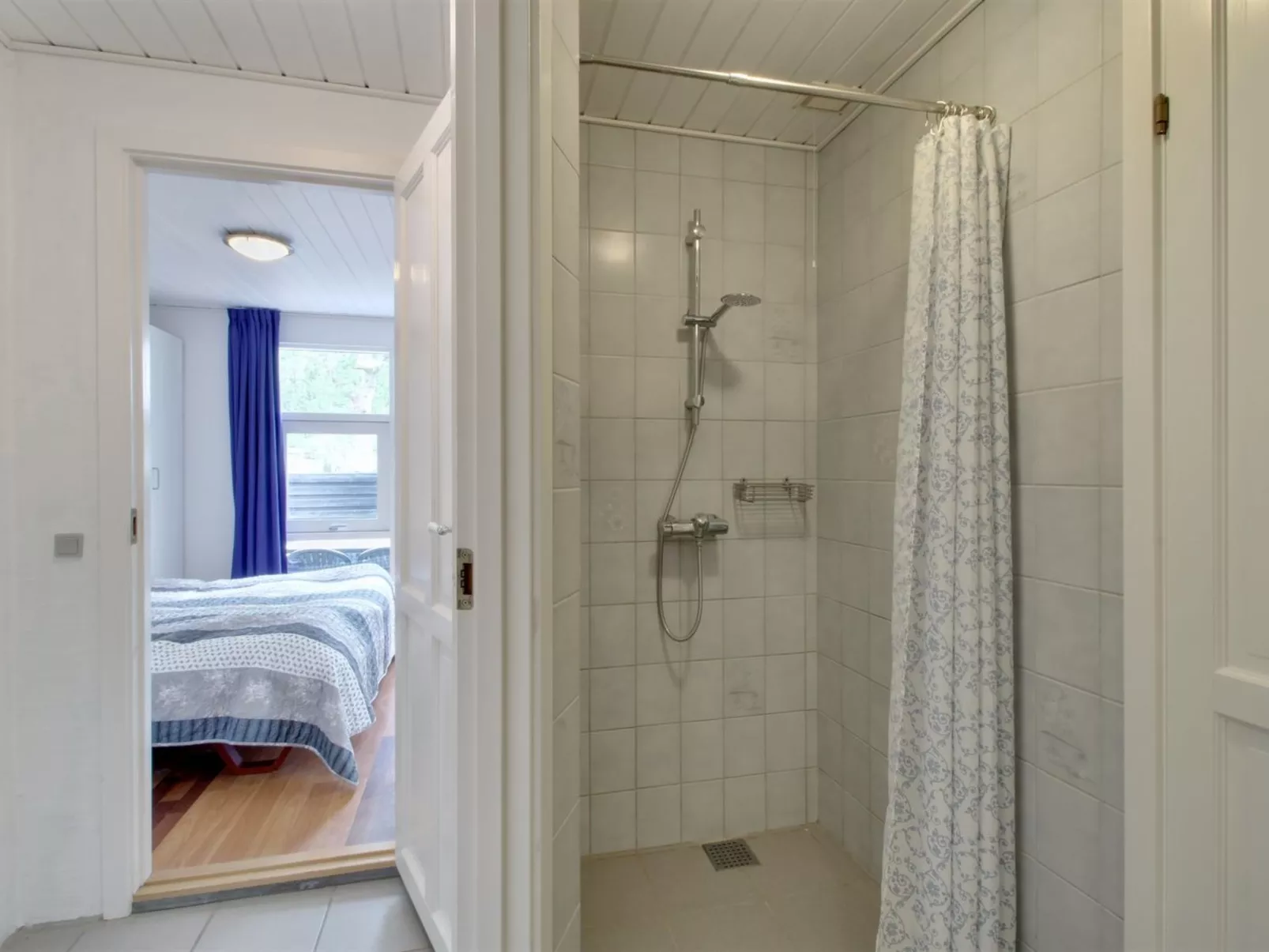 "Flora" - 150m from the sea-Dedans