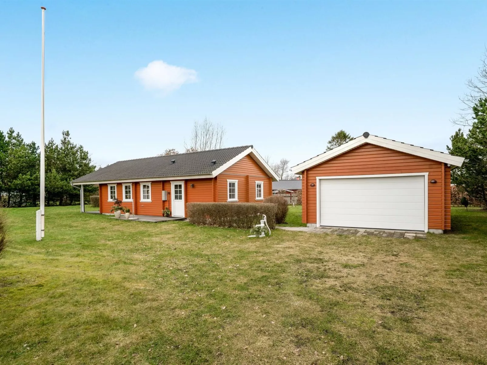 "Goti" - 1km to the fjord-Draußen