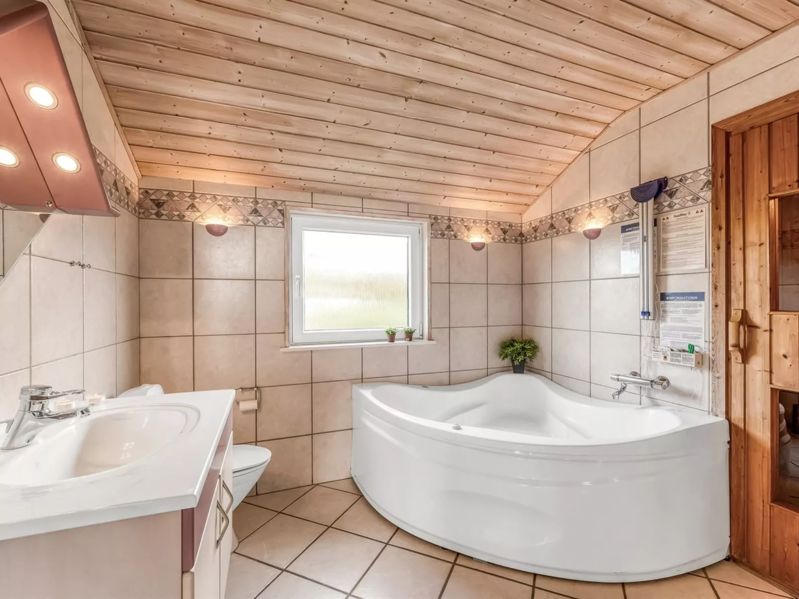 "Loviisa" - 300m to the fjord-Dedans