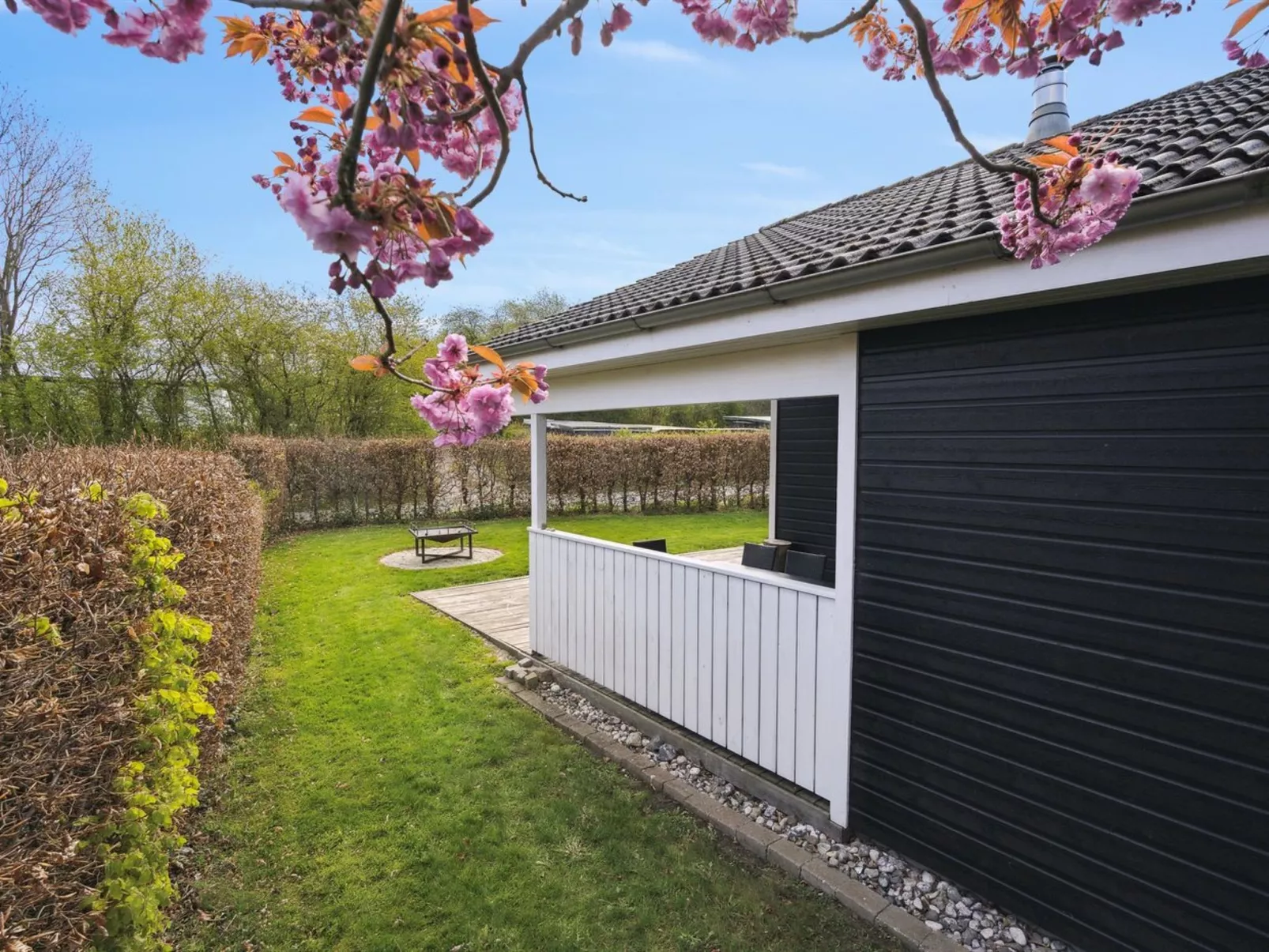 "Holmwith" - 200m from the sea-Draußen