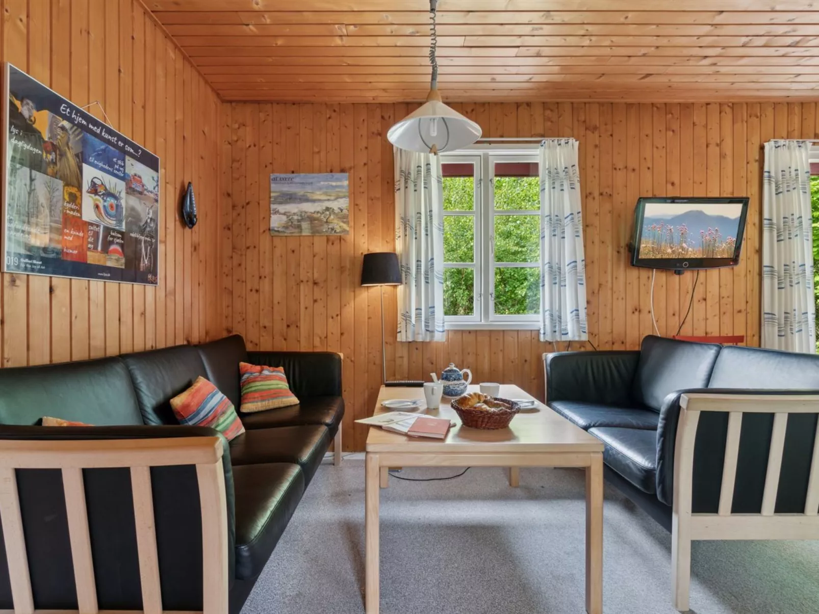 "Gunder" - 125m from the sea-Drinnen