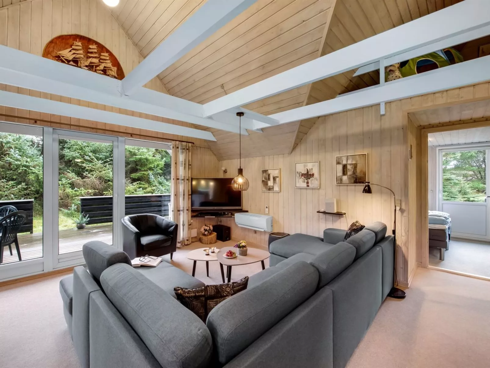 "Patrik" - 1.4km from the sea-Inside