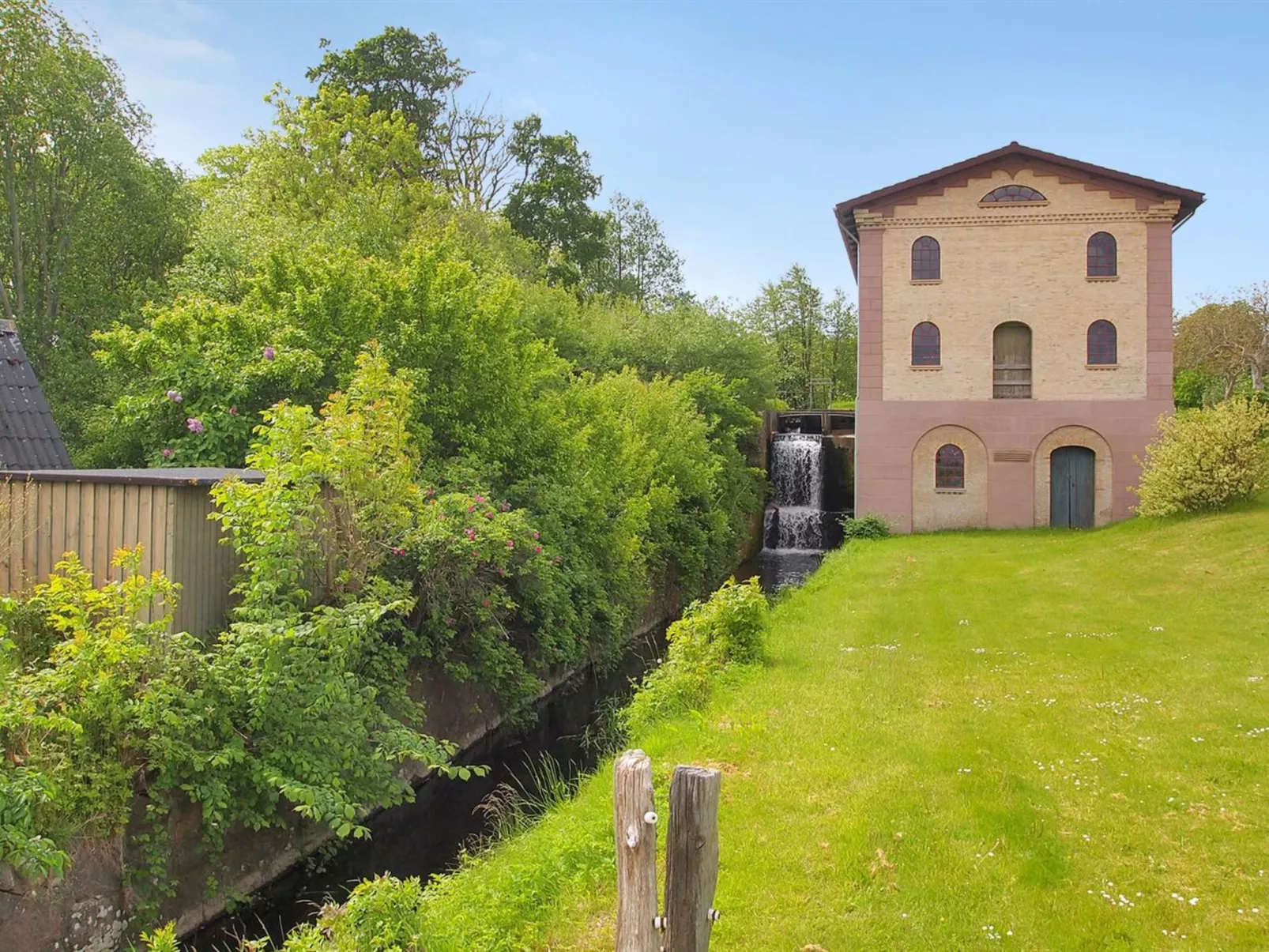 "Melia" - 50m to the fjord-Outside