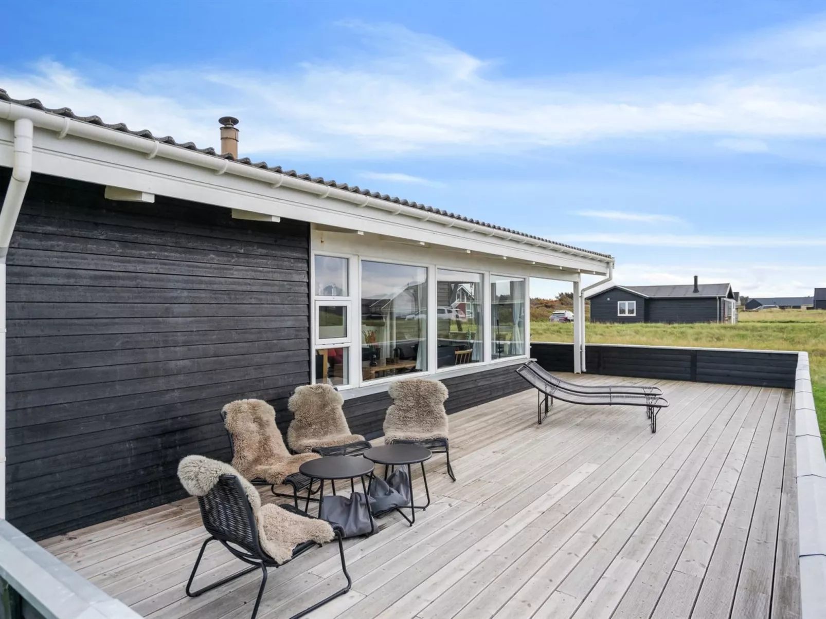 "Dyri" - 75m from the sea-Outside