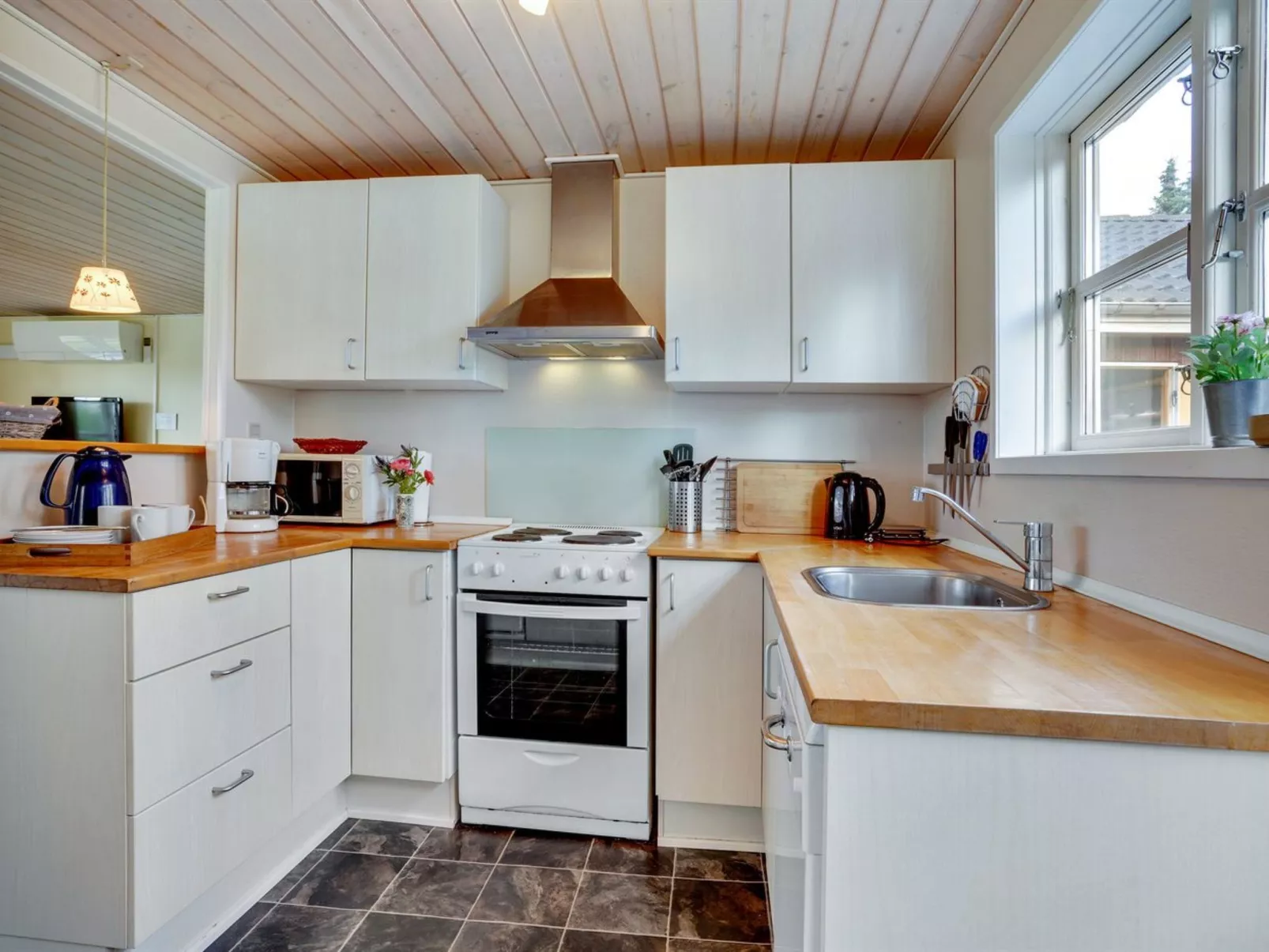 "Swaver" - 300m to the fjord-Inside