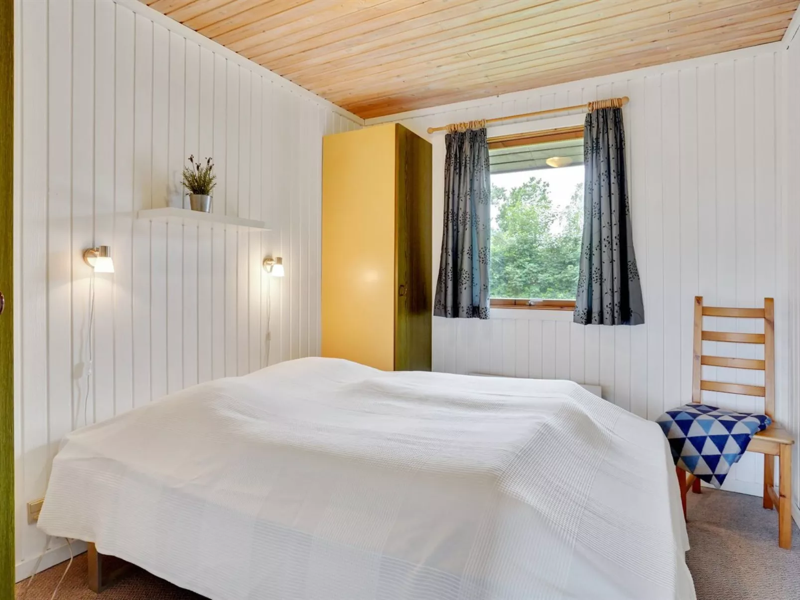 "Soraya" - 700m to the fjord-Inside