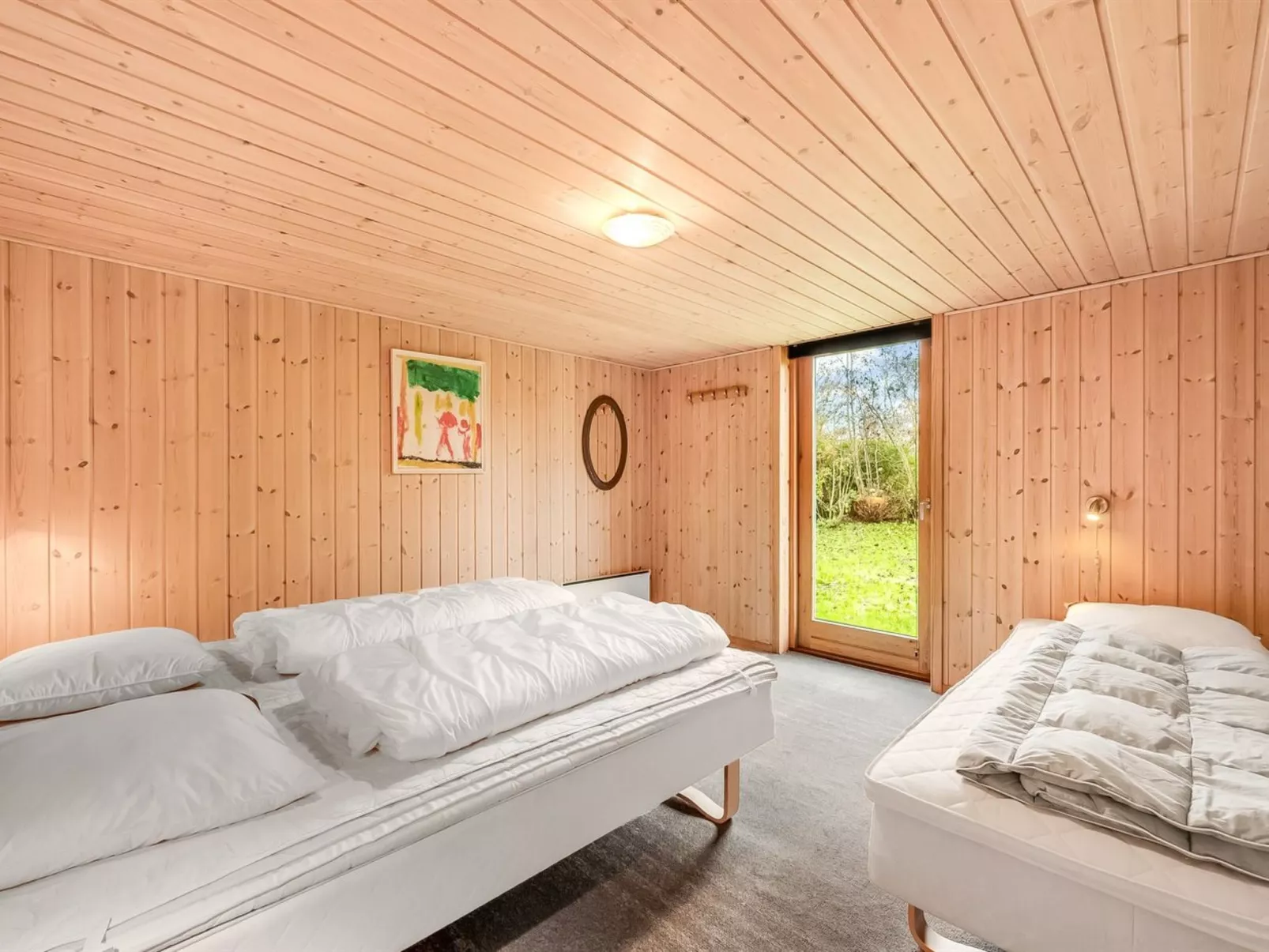 "Scarlet" - 400m to the fjord-Dedans