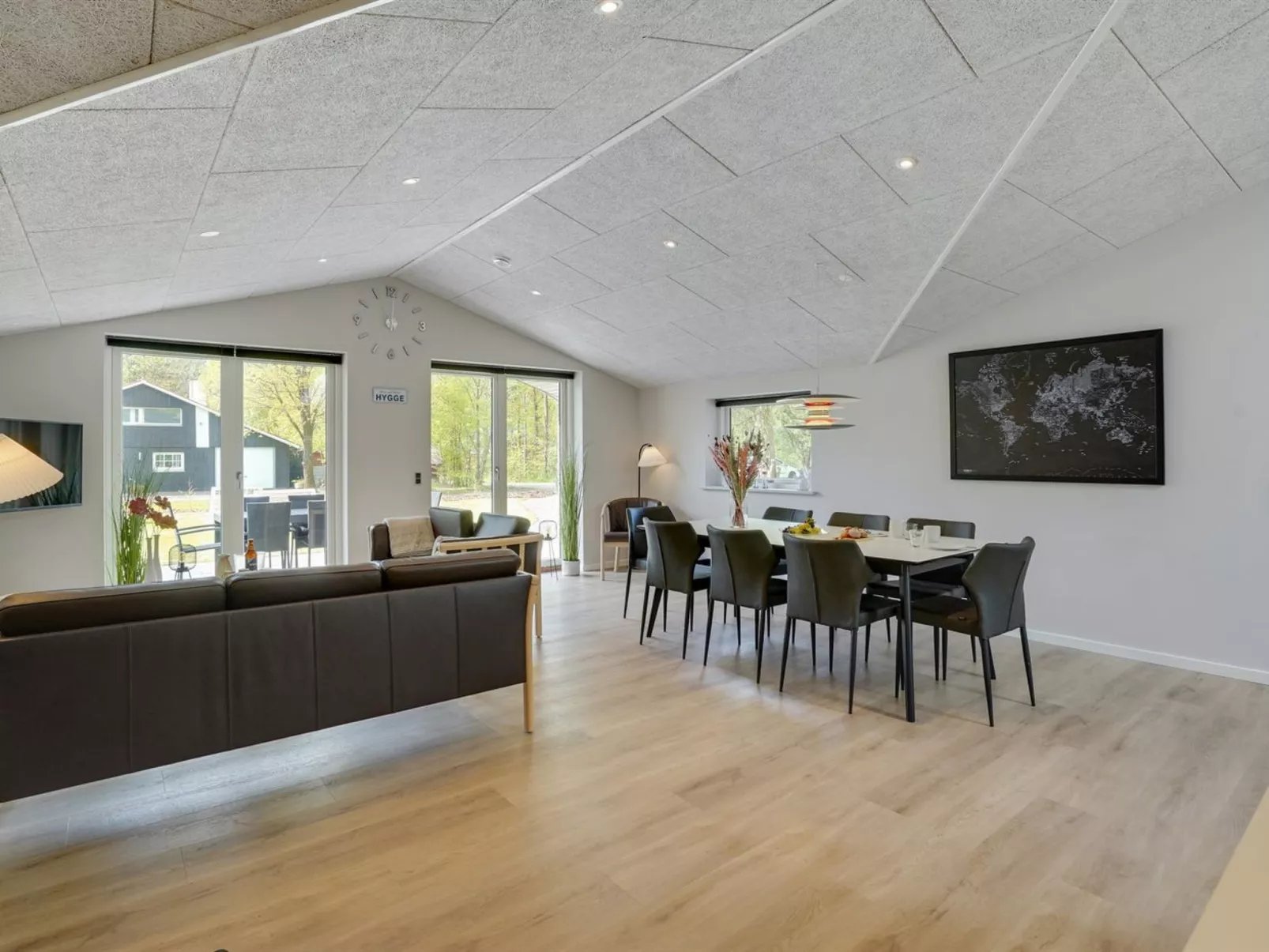 "Eylar" - 28km from the sea-Inside