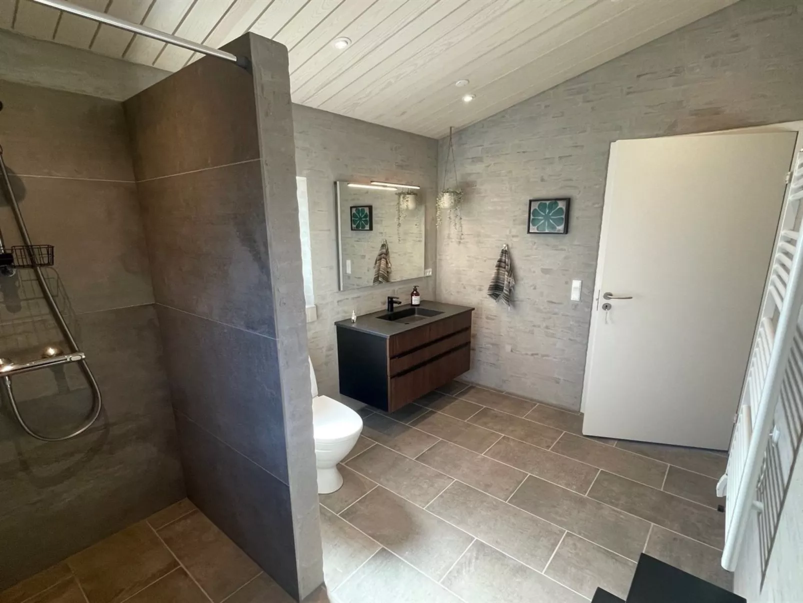 "Hinda" - 1.2km from the sea-Inside