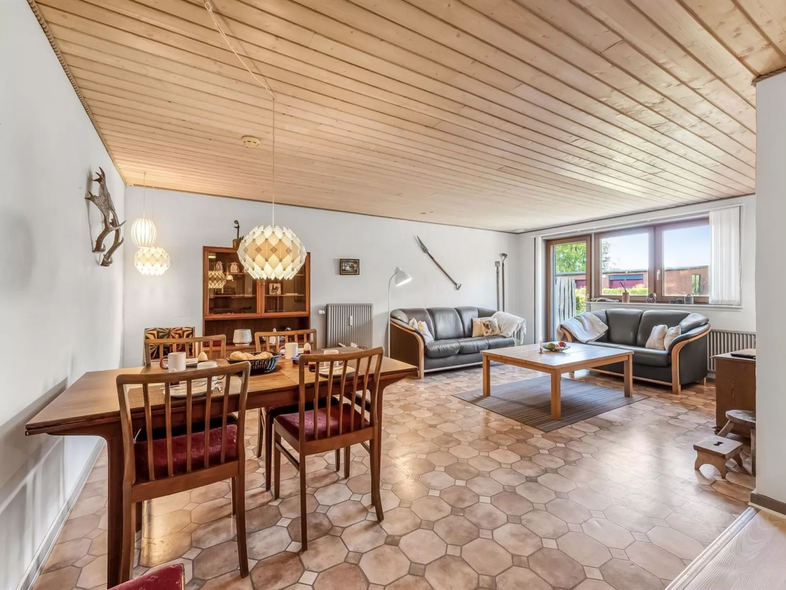 "Evina" - 17km to the fjord-Inside