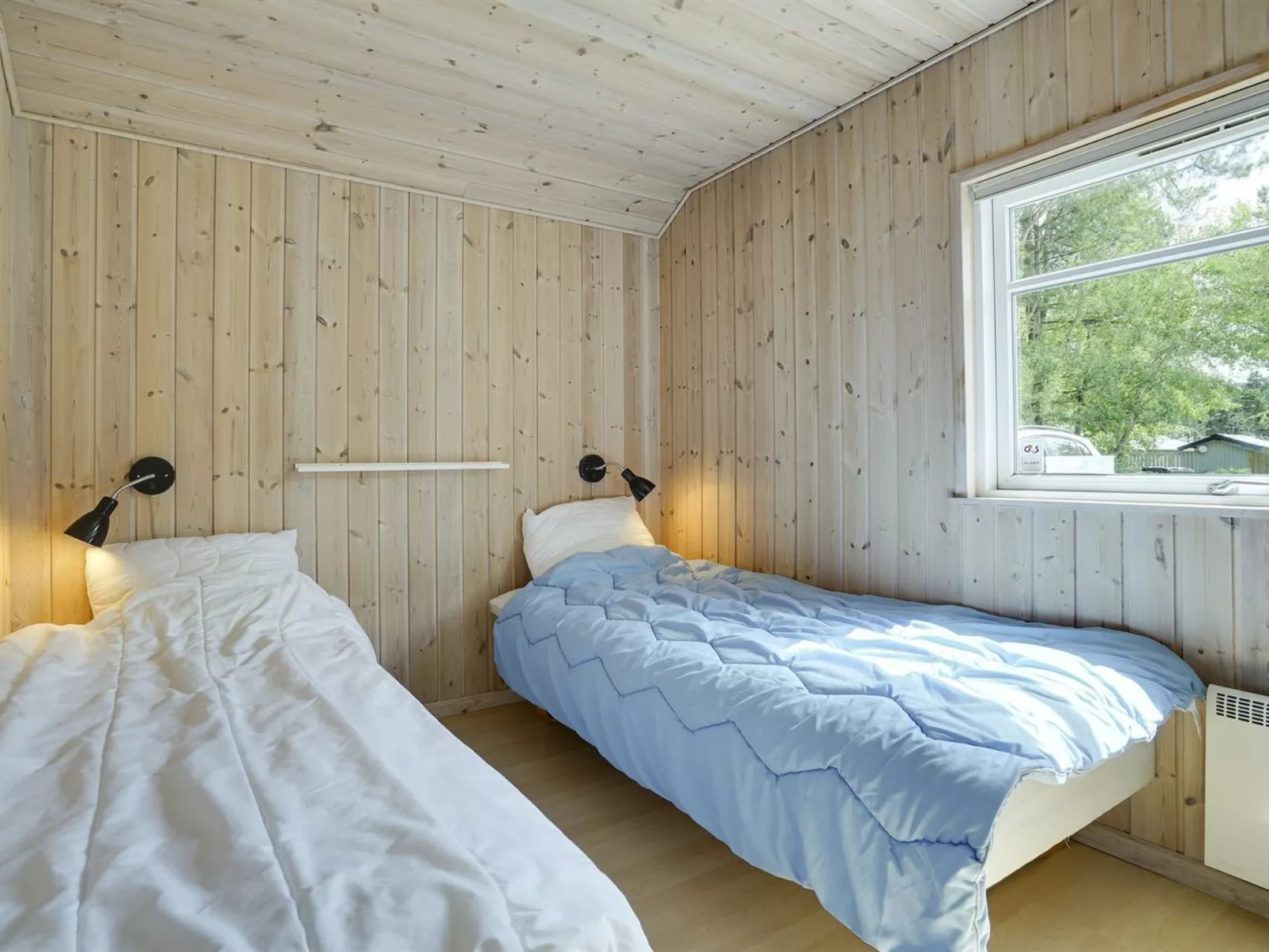 "Hughe" - 300m from the sea-Drinnen