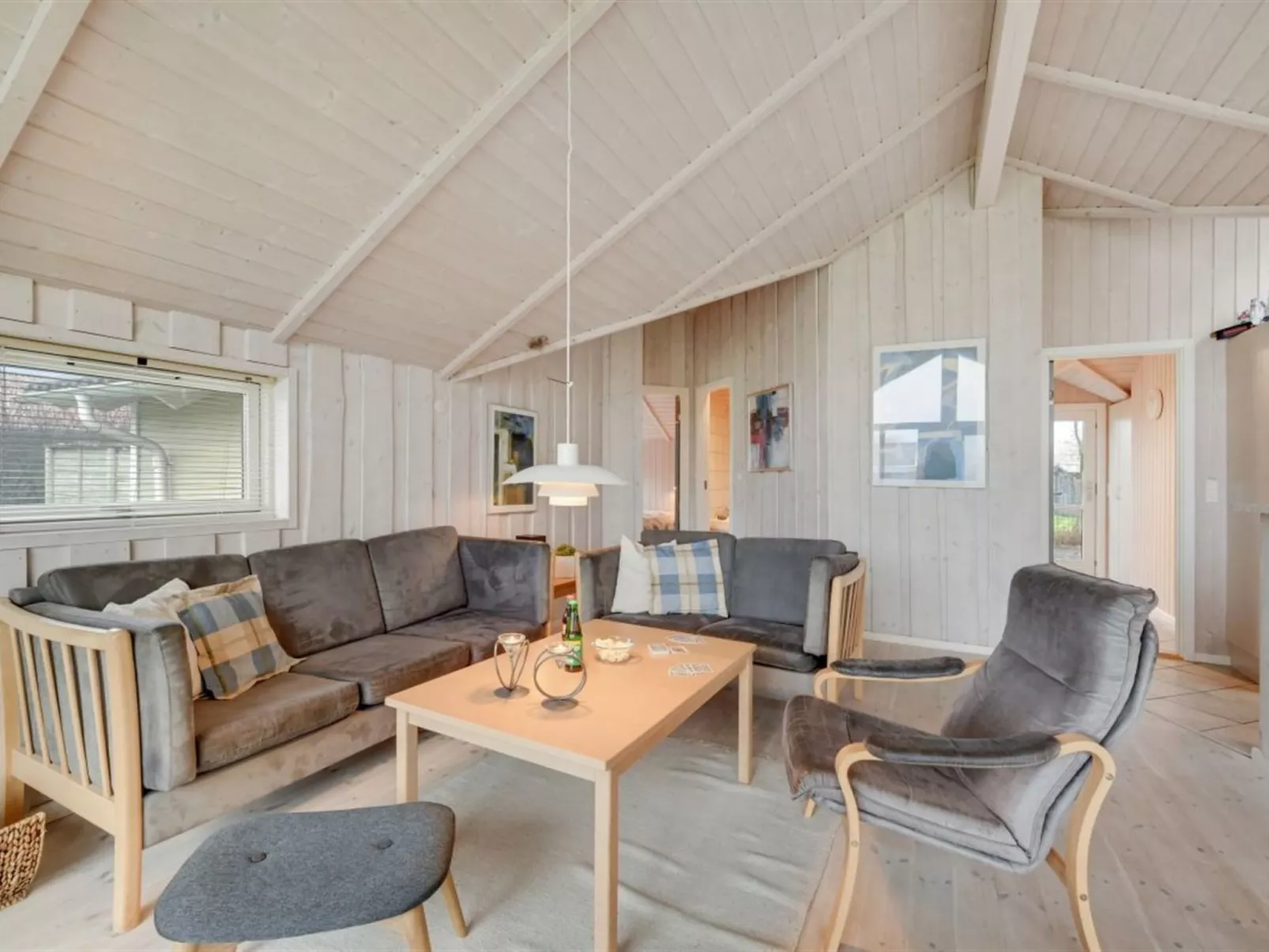 "Clarina" - 800m to the fjord-Dedans