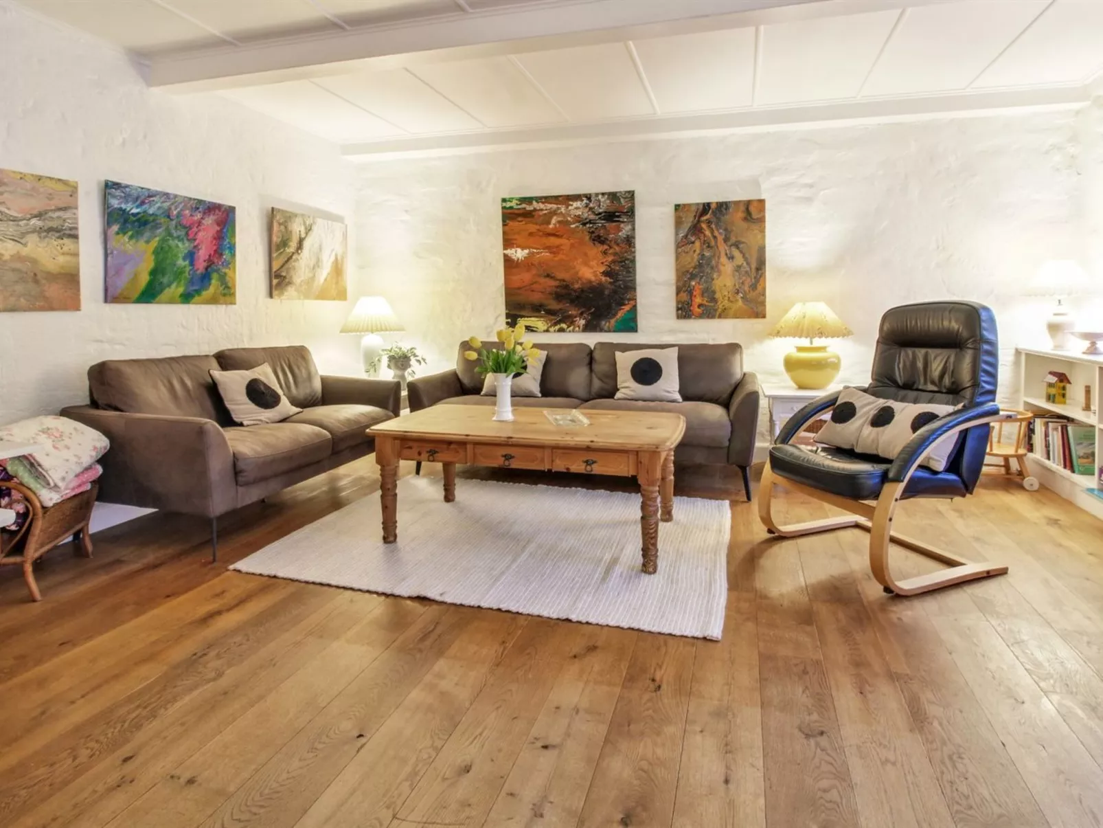 "Ajna" - 9.8km from the sea-Inside