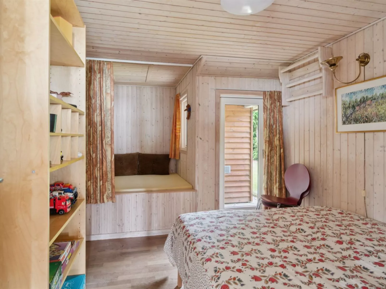 "Brunman" - 10m to the fjord-Inside