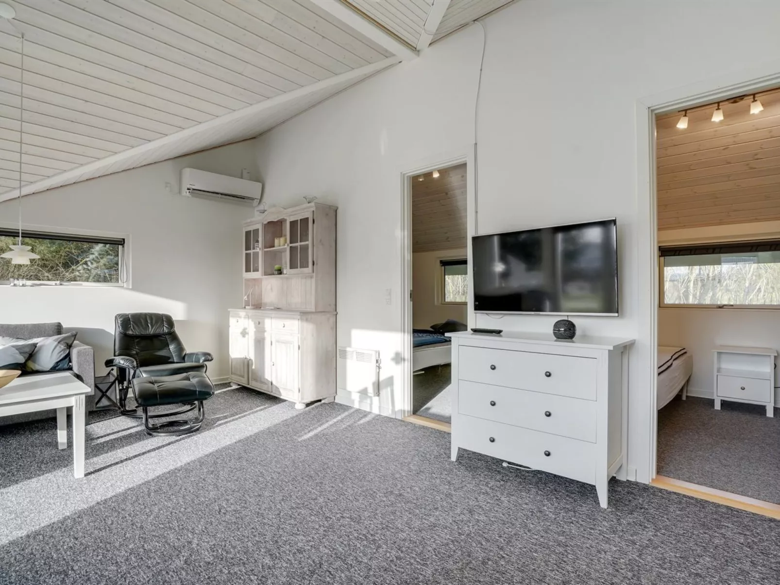 "Ingward" - 300m to the fjord-Dedans