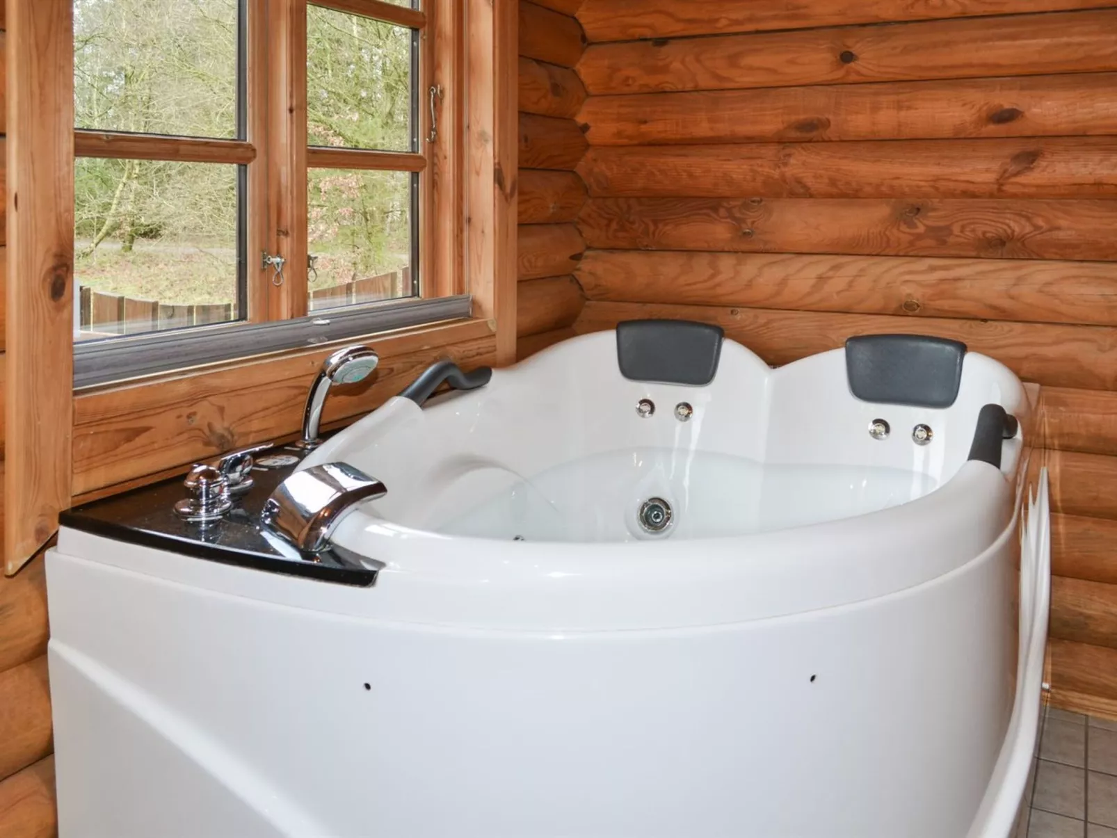 "Frederica" - 30km from the sea-Drinnen