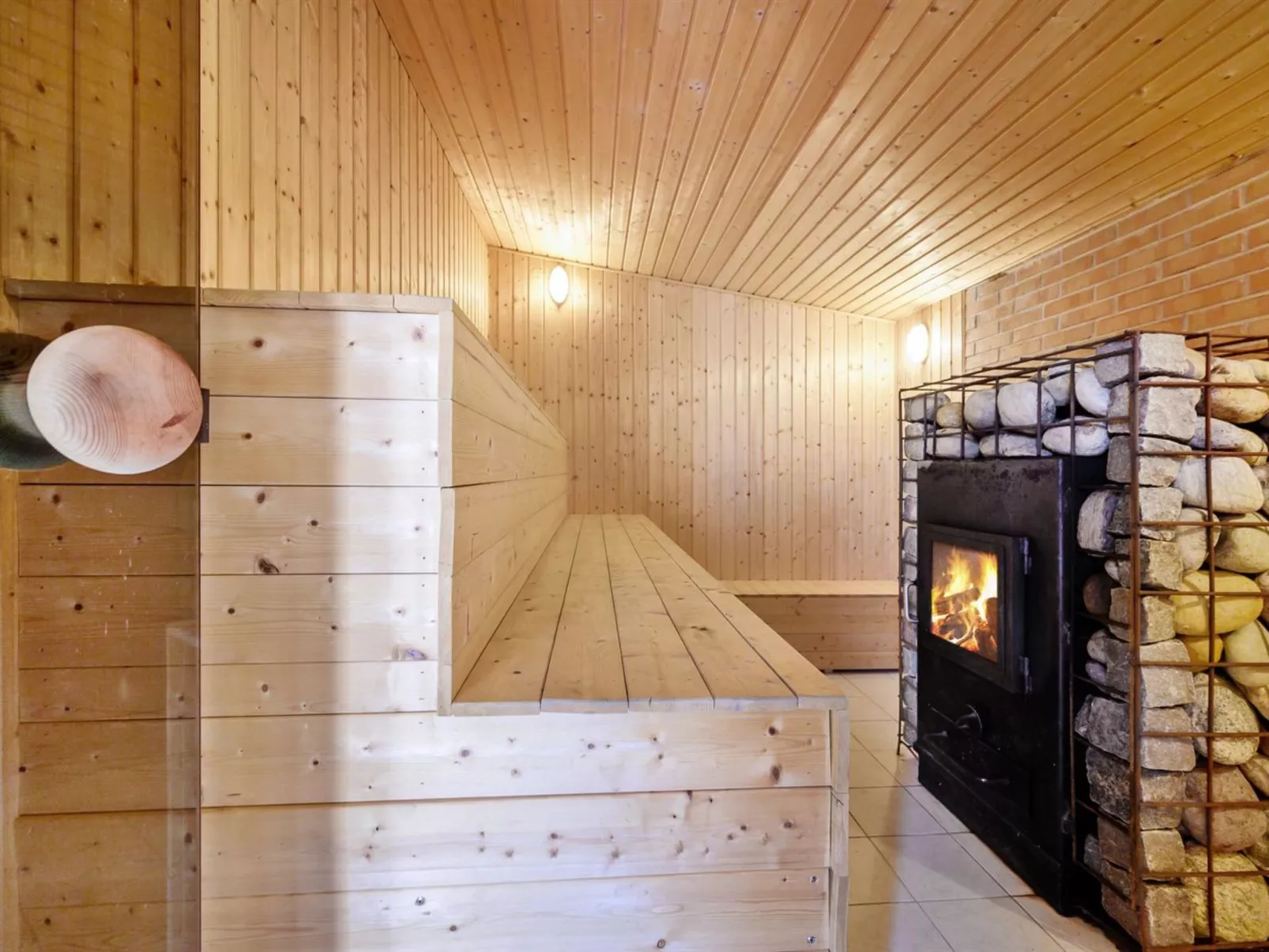 "Iida" - 20km from the sea-Dedans