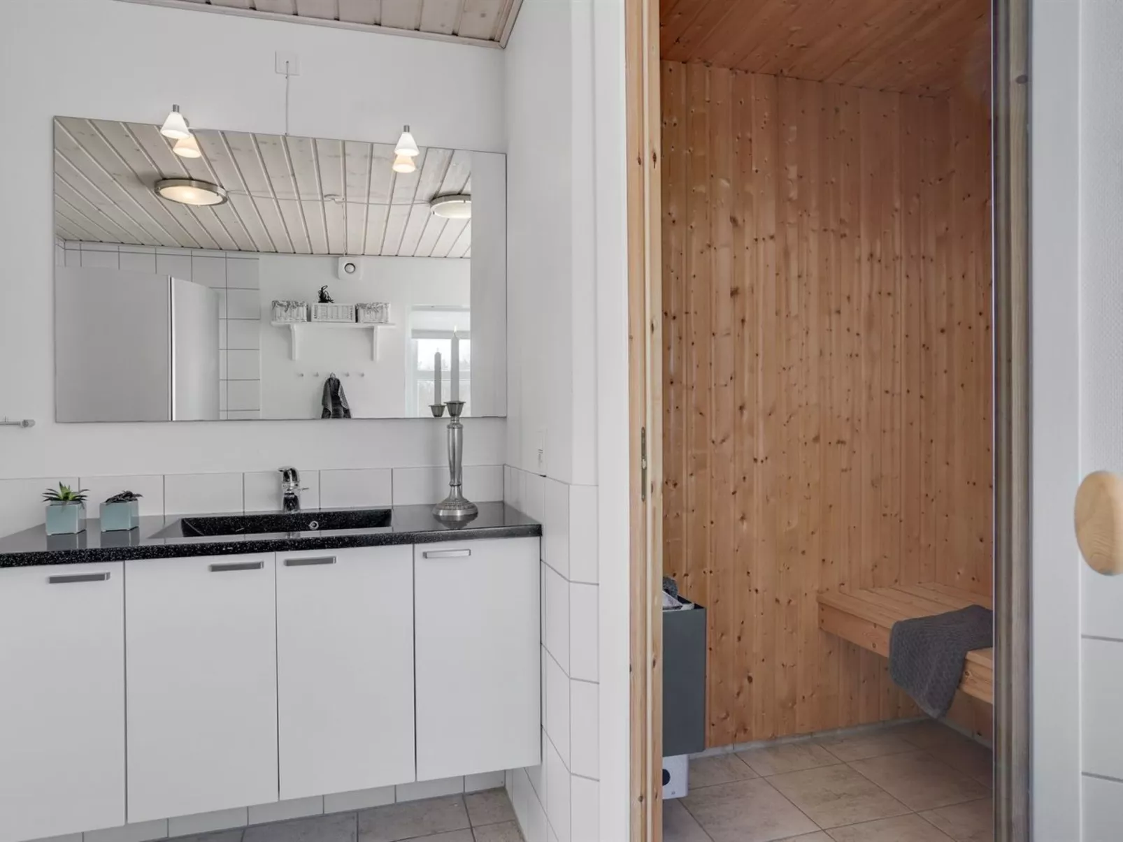 "Asel" - 4km from the sea-Inside