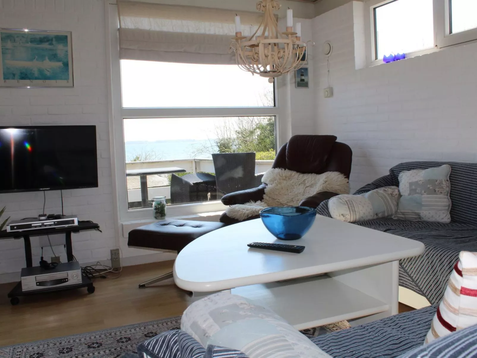 "Tekla" - 70m to the fjord-Inside