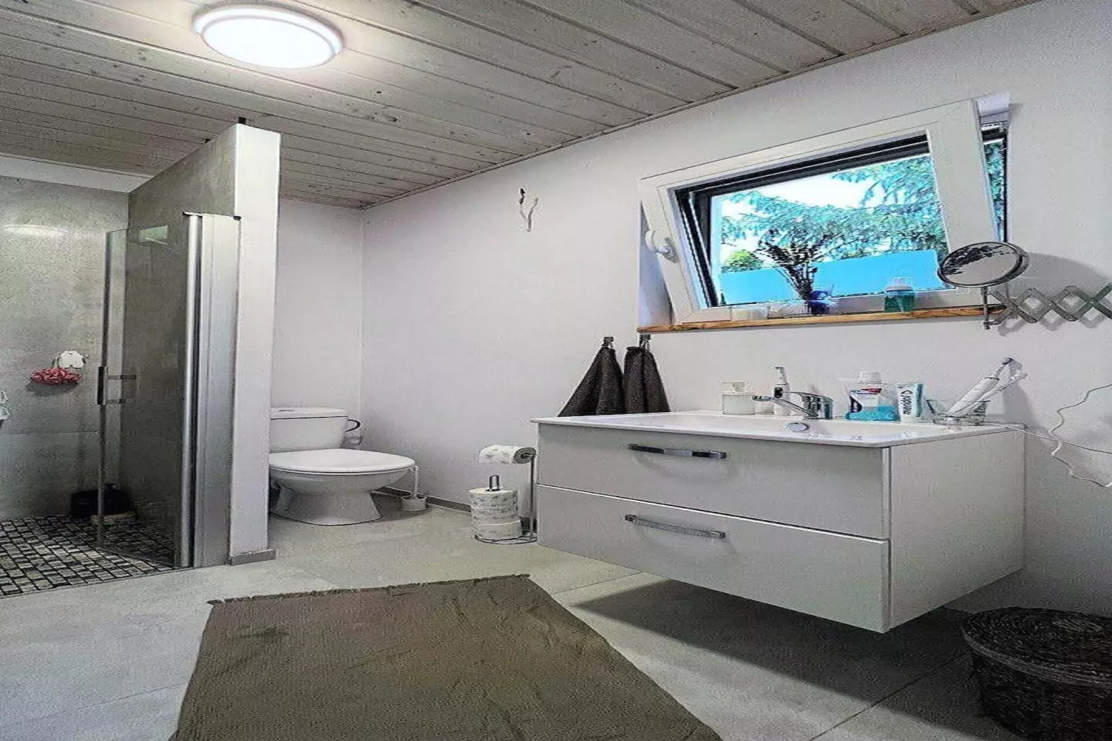 Budlejowy domek dla 4 osób w Kołczewie-Bathroom