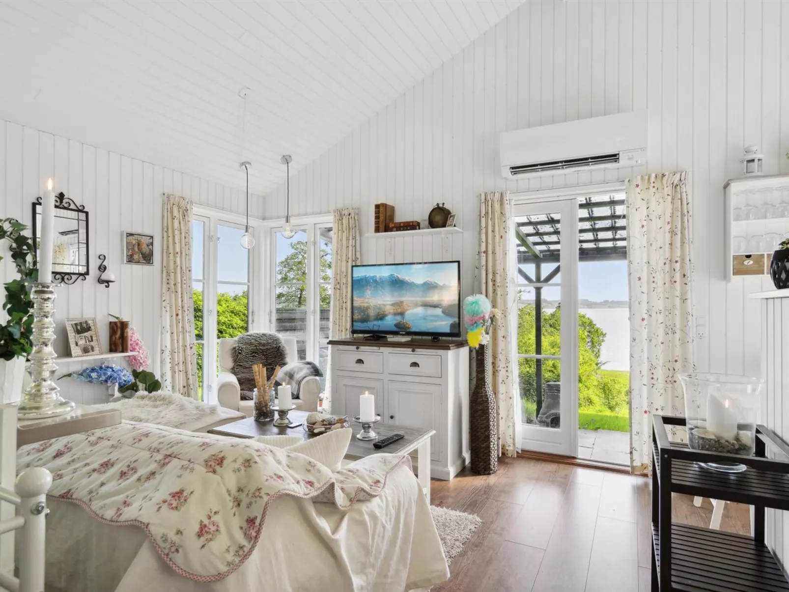 "Ginne" - 100m to the fjord-Dedans