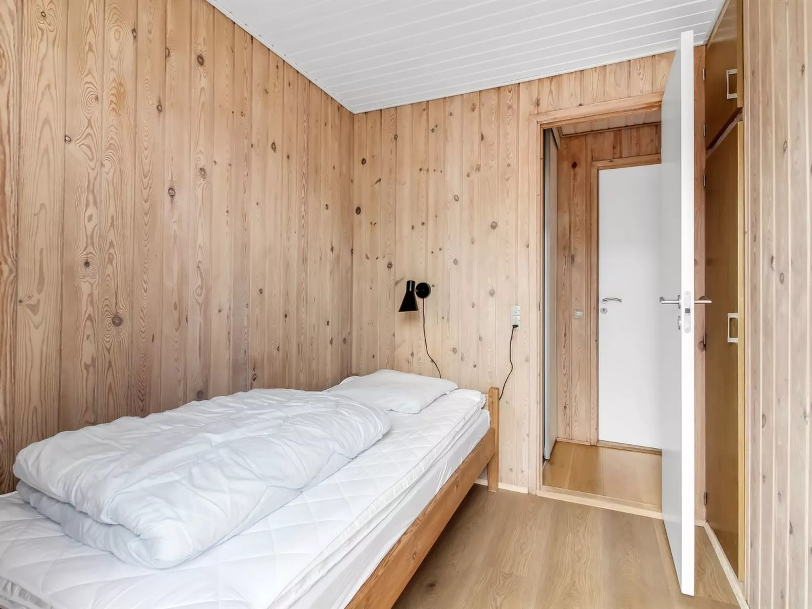 "Thomsen" - 475m from the sea-Drinnen