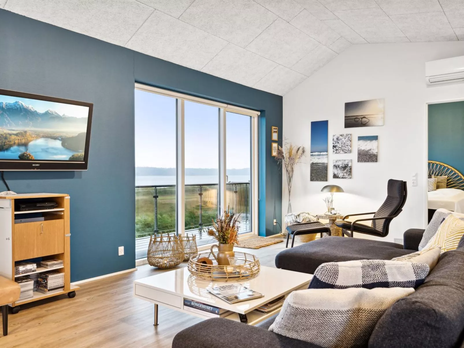 "Berta" - 70m to the fjord-Drinnen