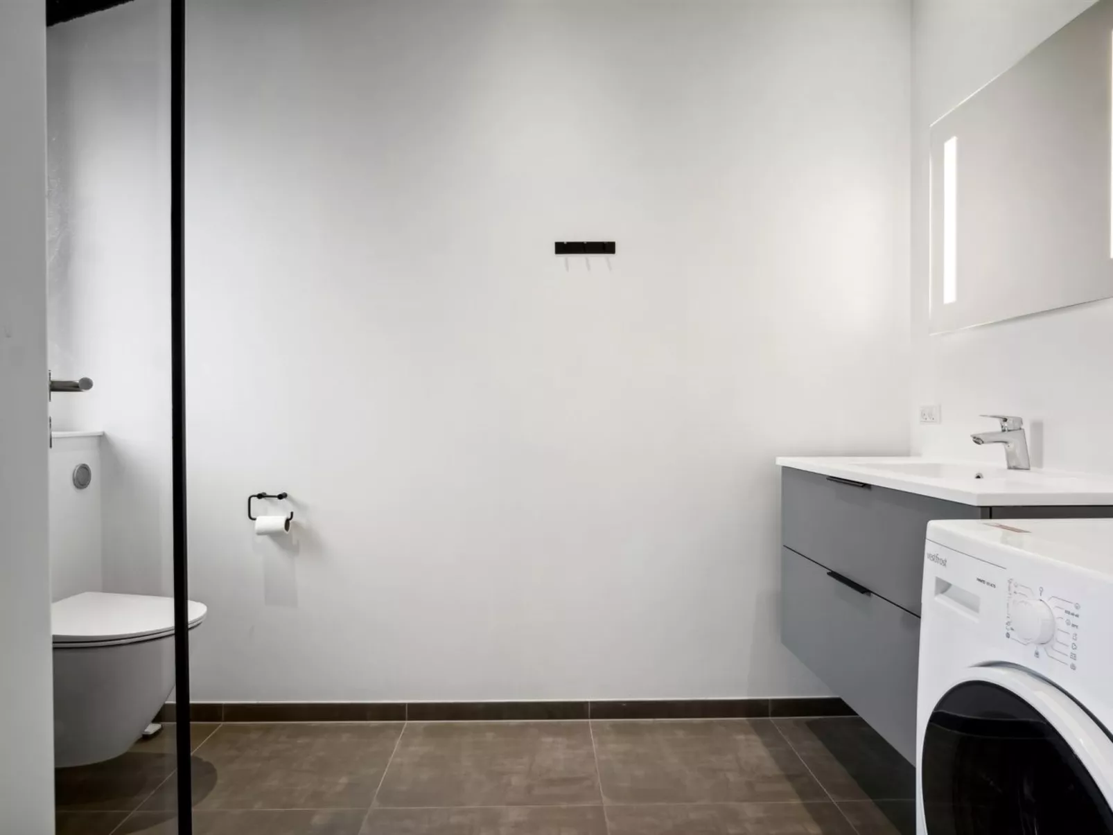 "Jul" - 300m from the sea-Inside