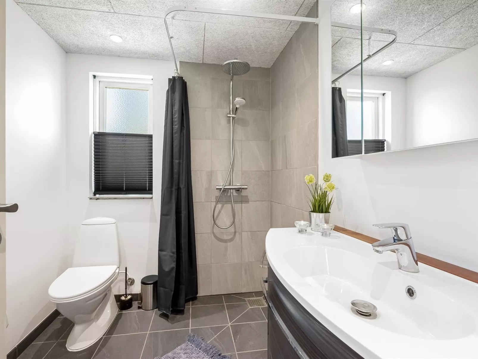 "Eira" - 350m to the fjord-Inside