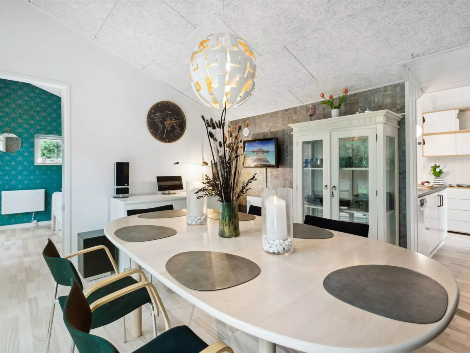 "Brynhild" - 30km from the sea-Drinnen