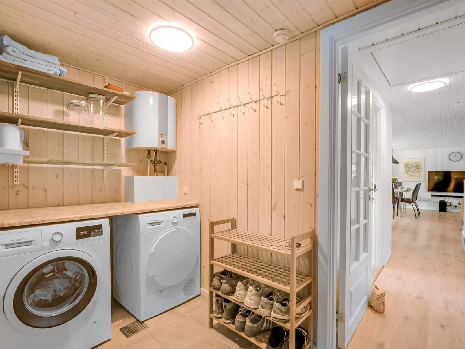 "Waghn" - 800m to the fjord-Dedans