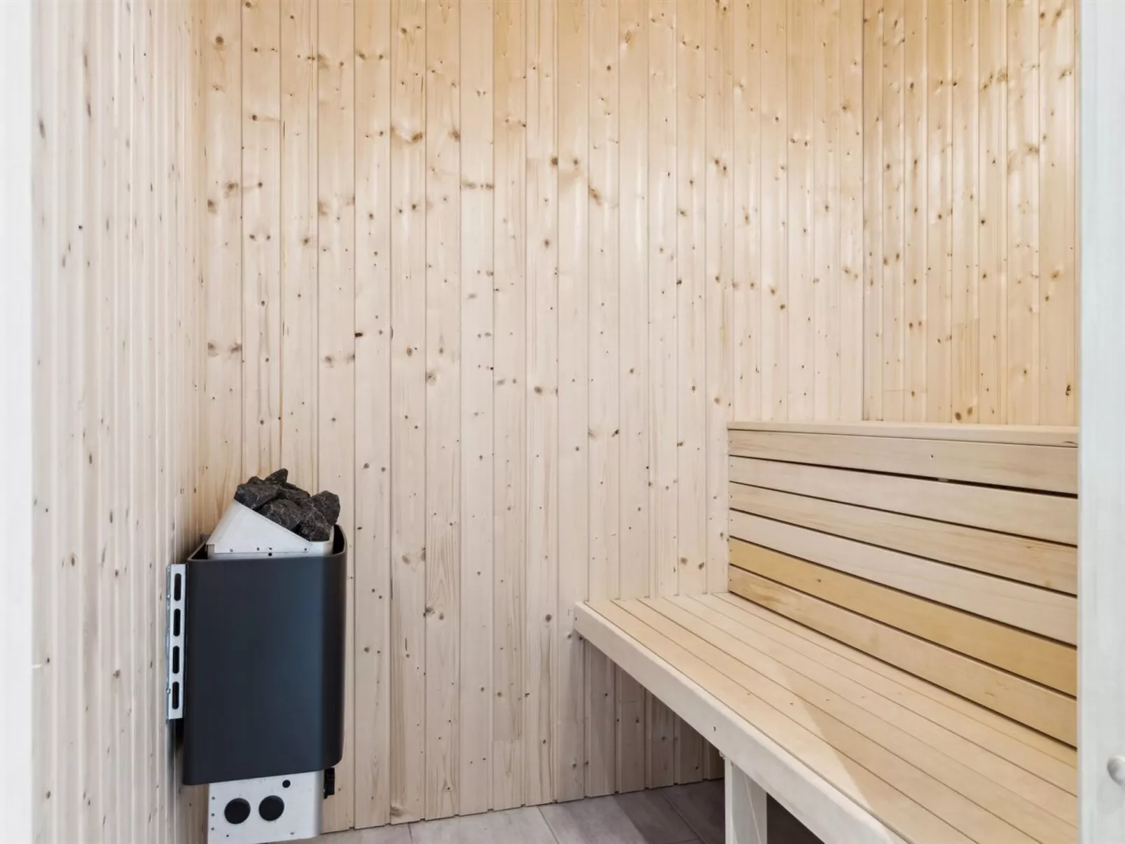 "Gisl" - 1.3km from the sea-Inside