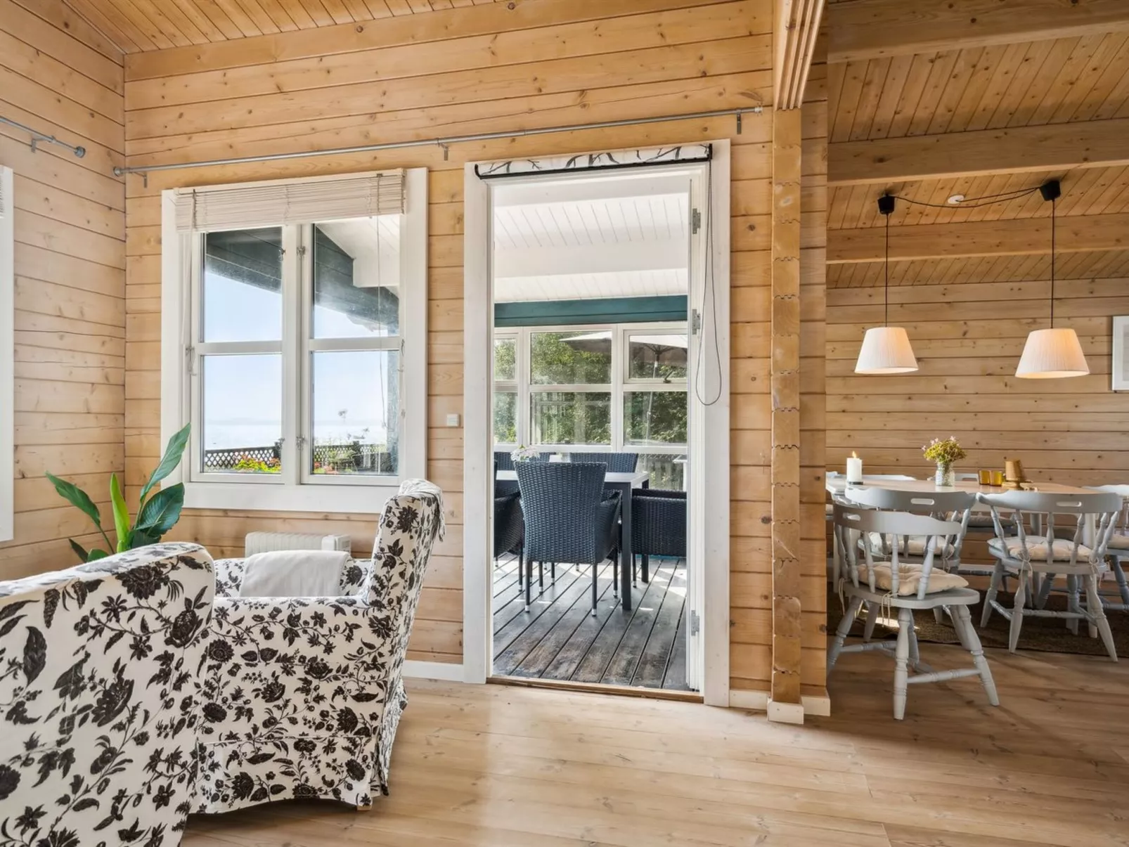 "Gyrth" - 20m to the fjord-Dedans