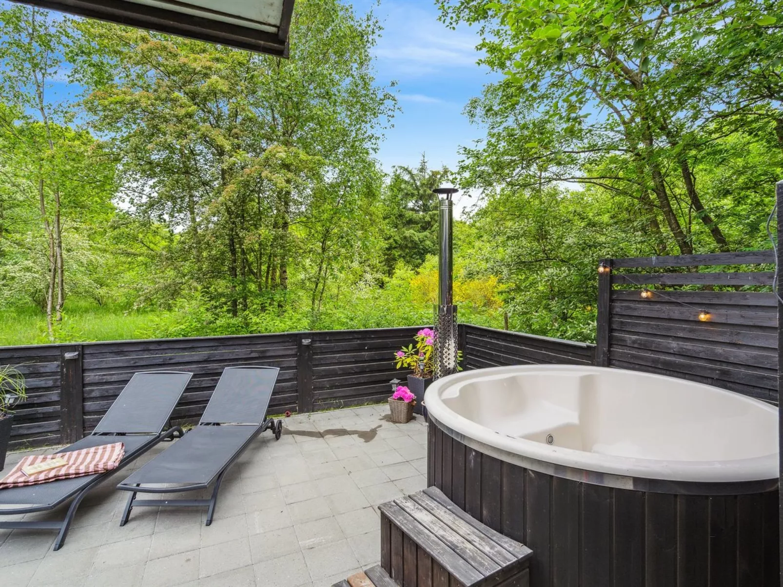 "Nyalle" - 30km from the sea-Inside