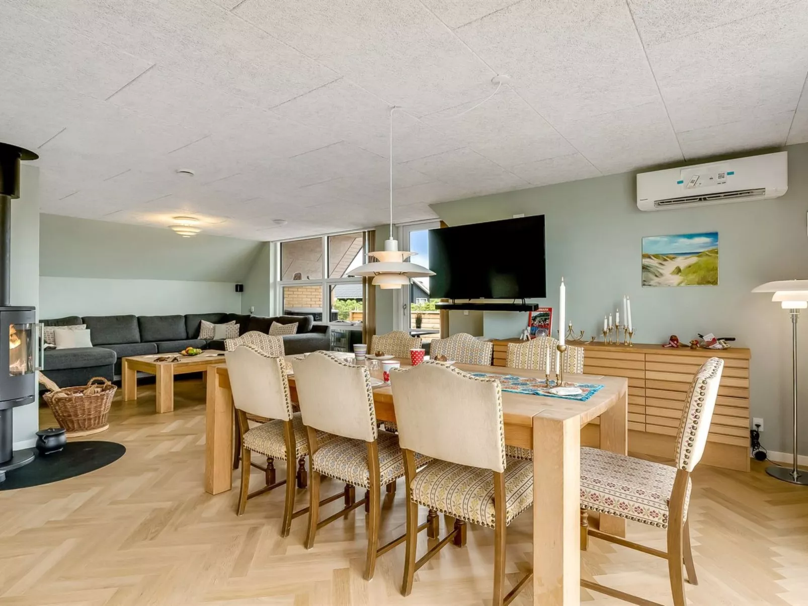 "Thorid" - 800m from the sea-Inside