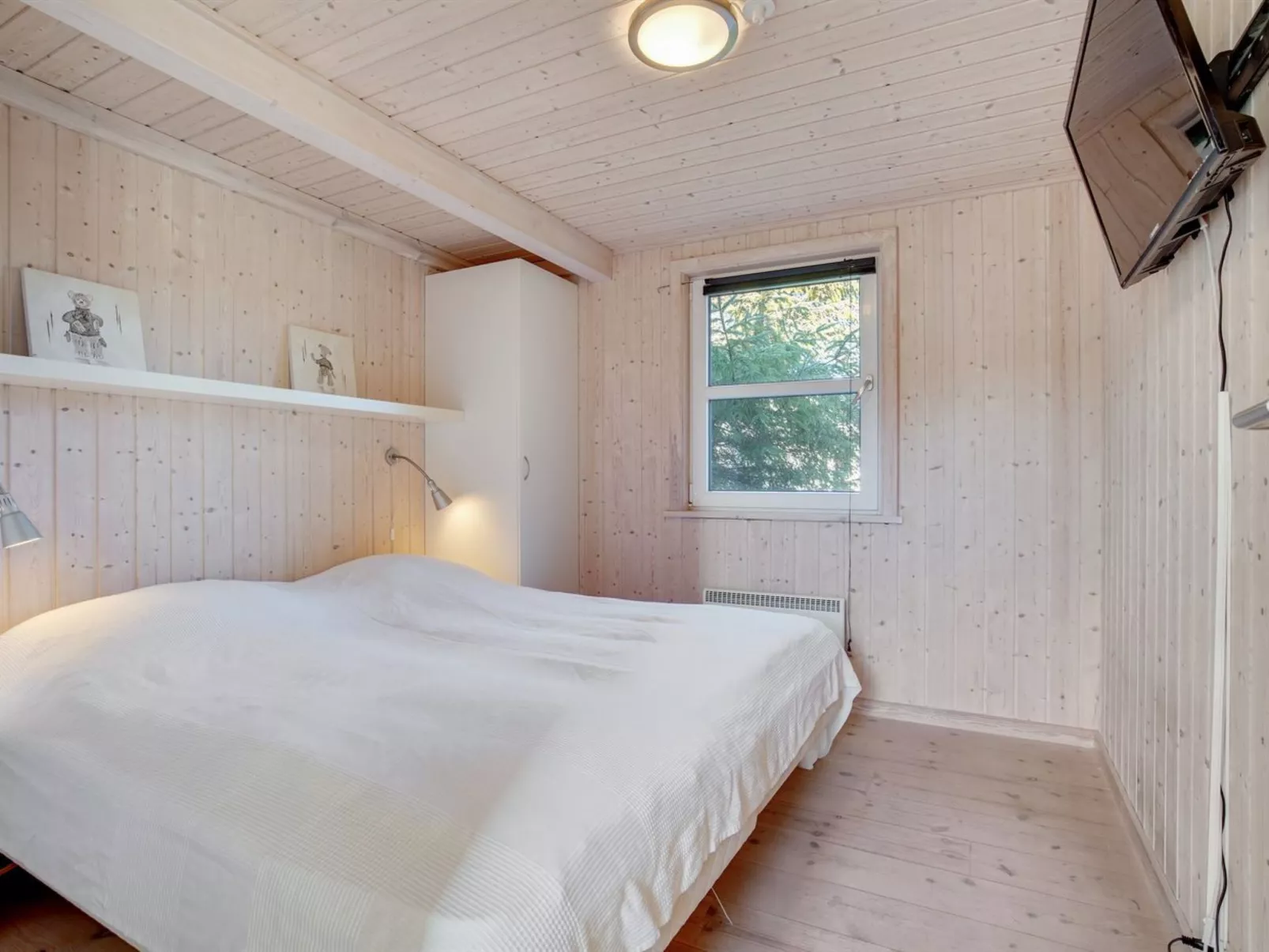 "Gun" - 450m from the sea-Dedans