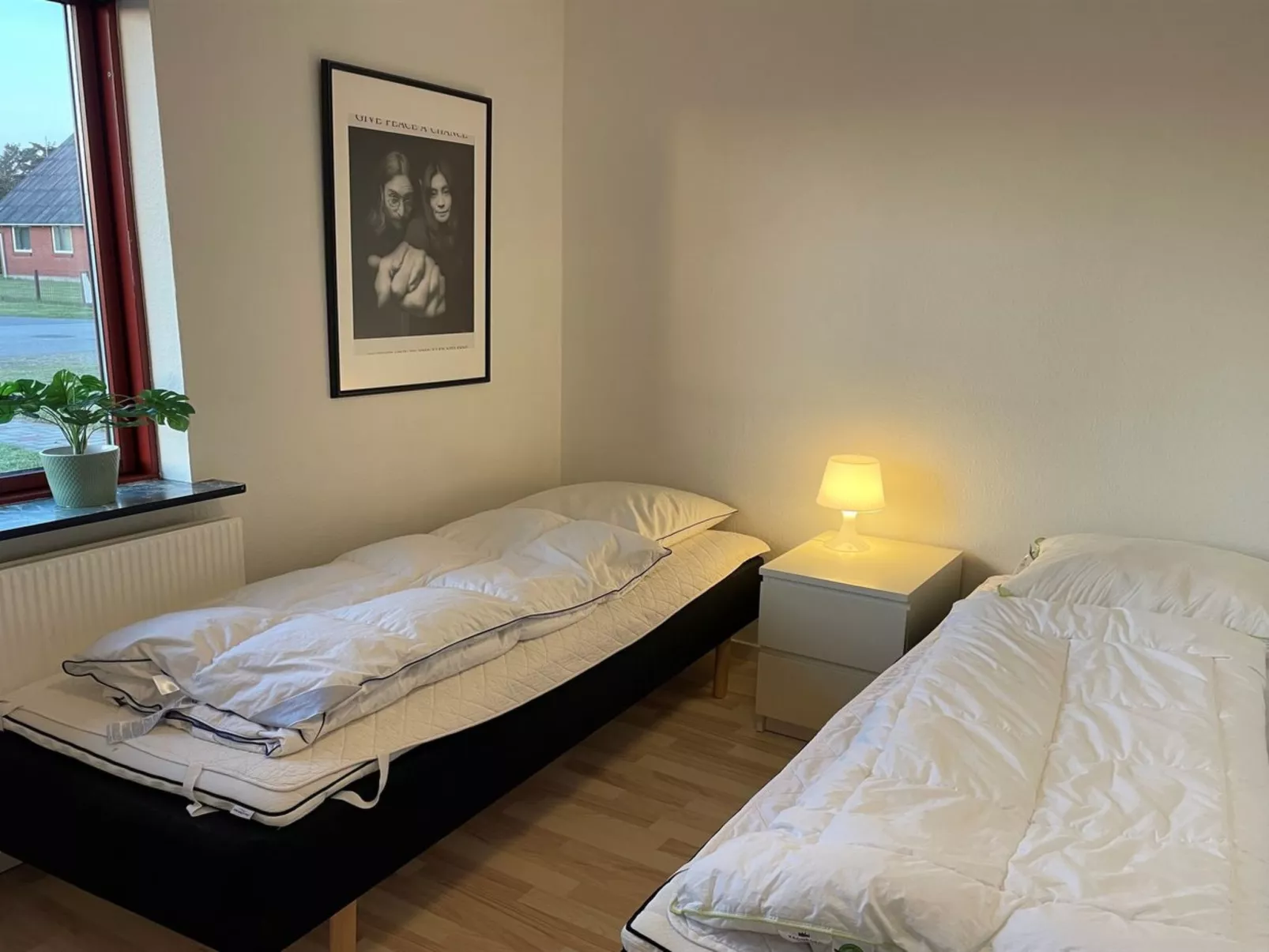 "Ingward" - 750m from the sea-Dedans